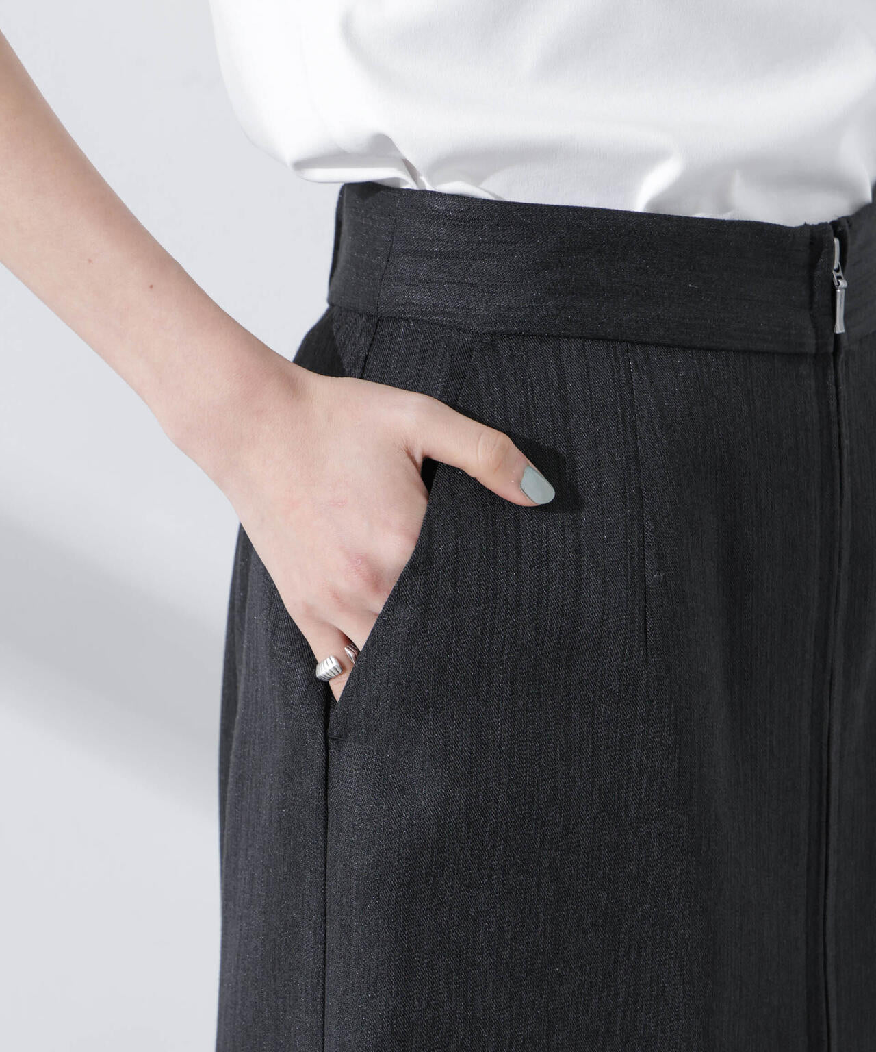 メタリックフロントZIPスリットタイトスカート 6735130307