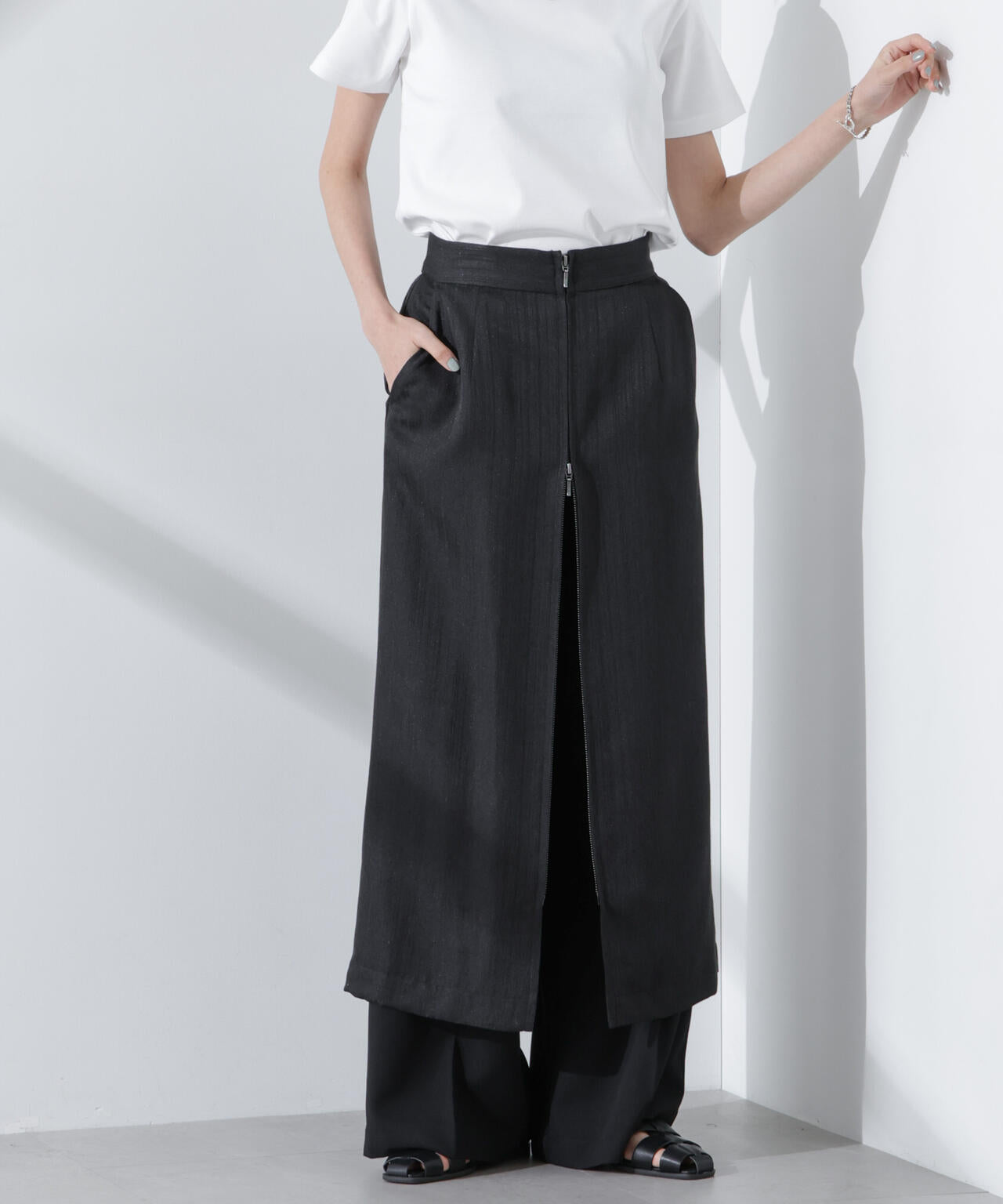 メタリックフロントZIPスリットタイトスカート 6735130307