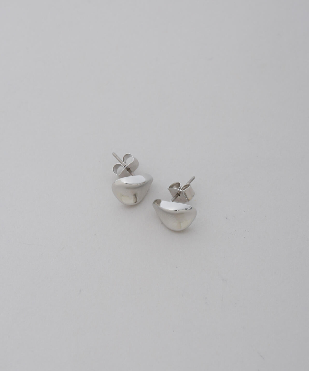 スモールドロップピアス 6735245301