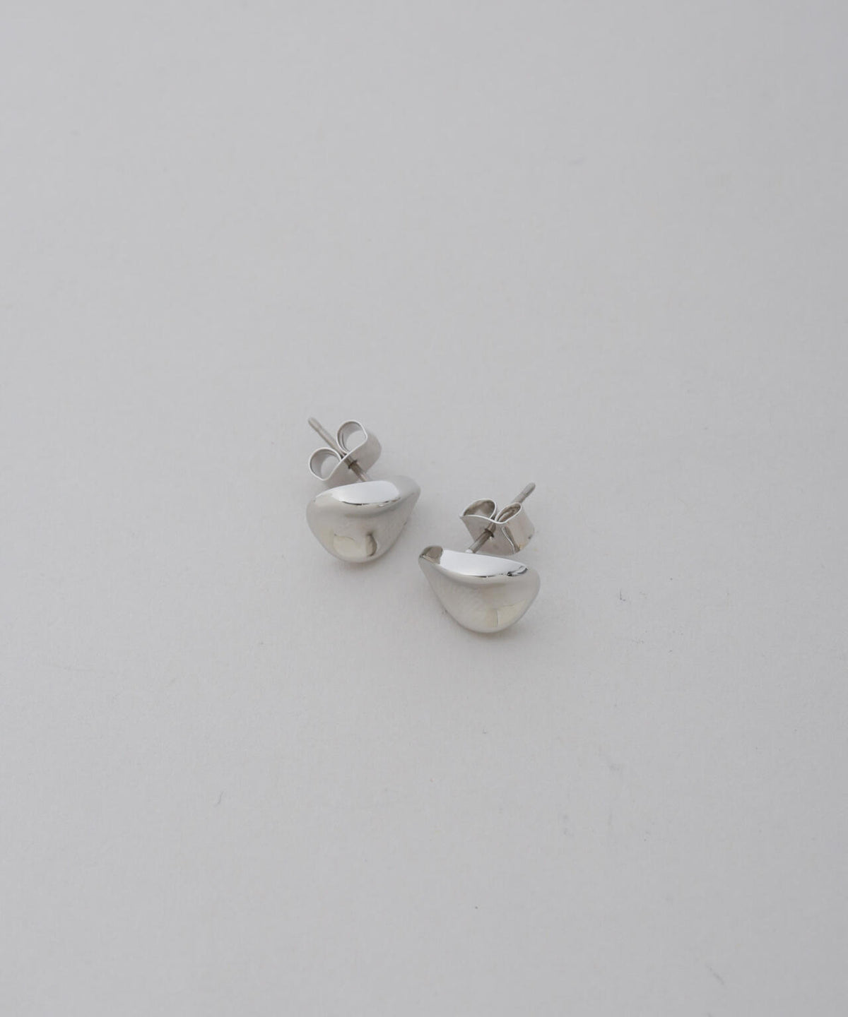 スモールドロップピアス 6735245301
