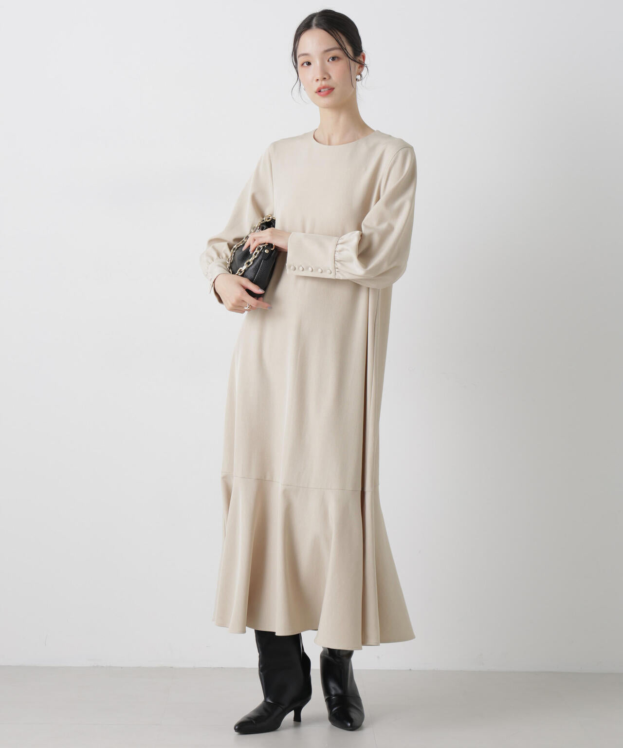 ヘムフレアクルミボタンスリーブワンピース 6736119309