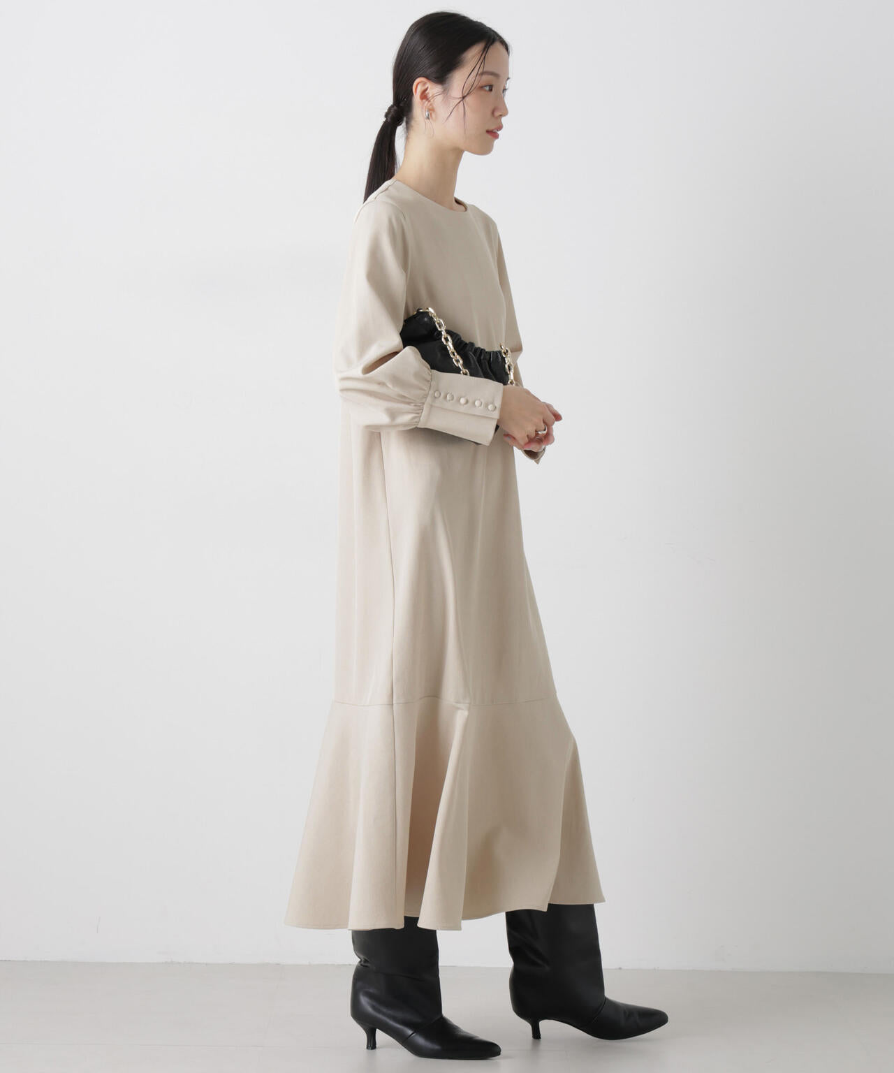 ヘムフレアクルミボタンスリーブワンピース 6736119309