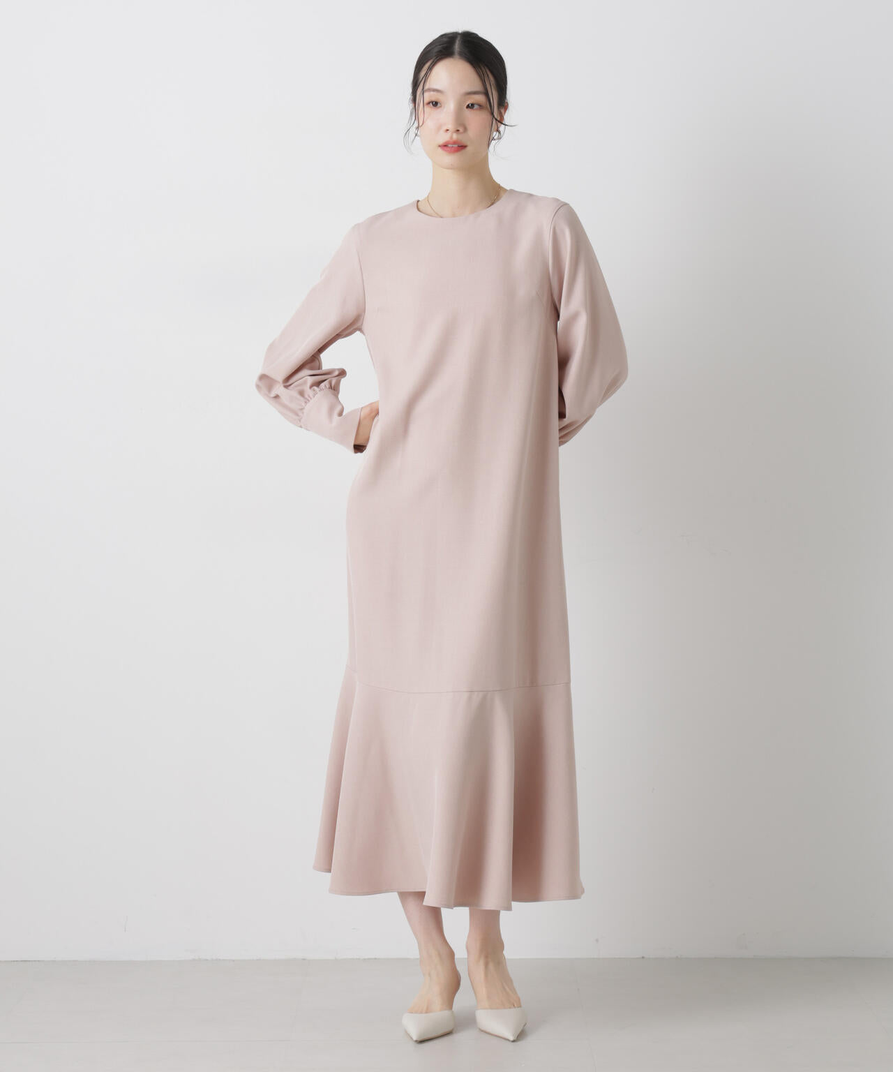 ヘムフレアクルミボタンスリーブワンピース 6736119309