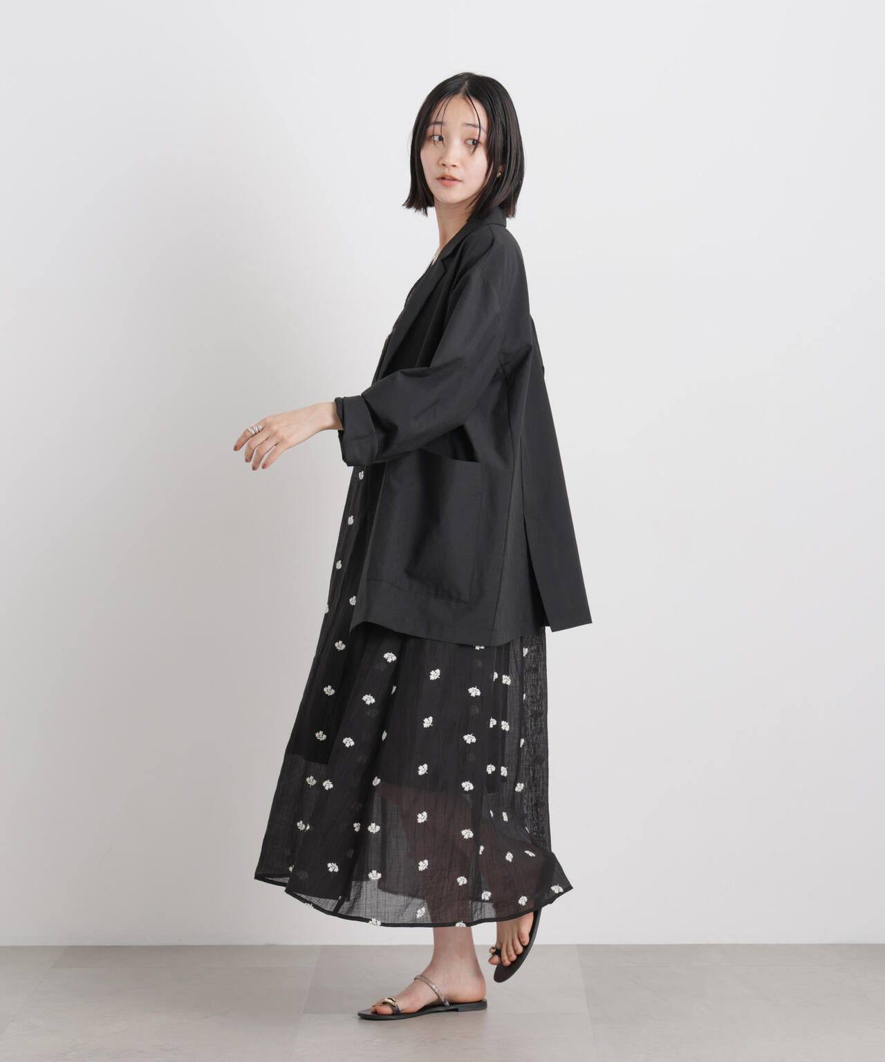 小花柄エンブロイダリーシアーギャザーワンピース 6736119325