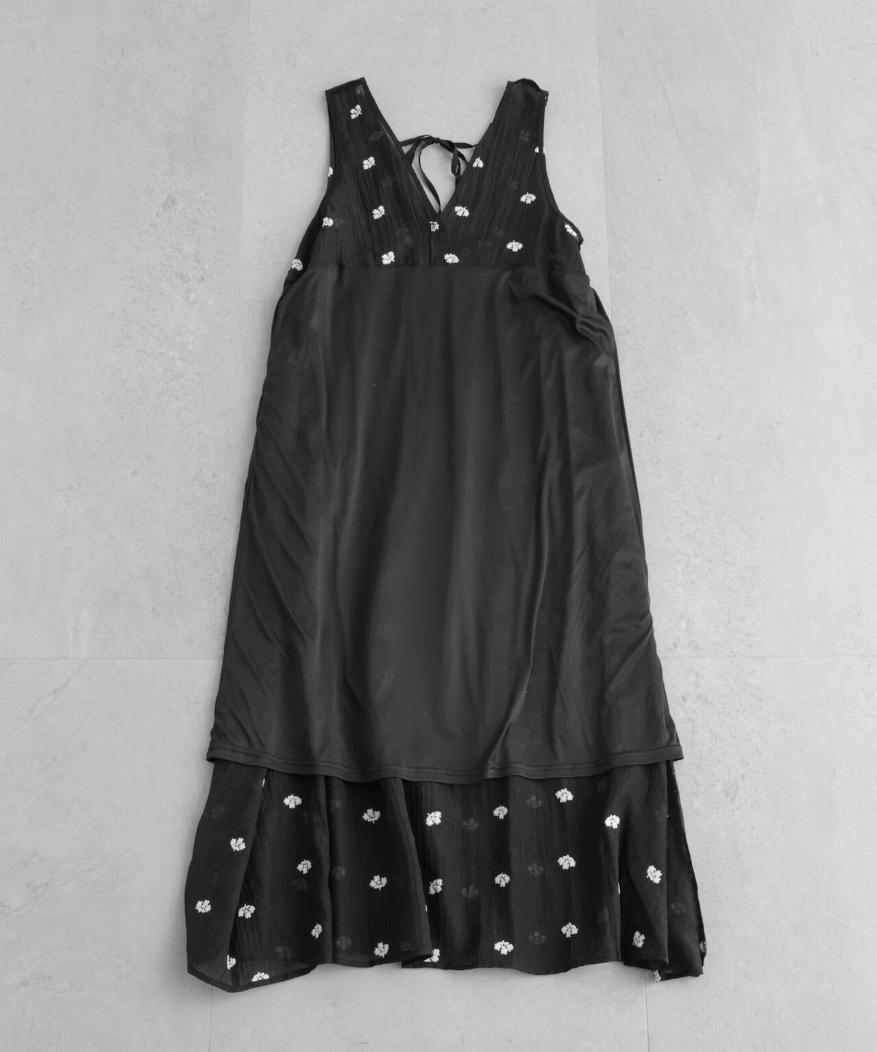 小花柄エンブロイダリーシアーギャザーワンピース 6736119325