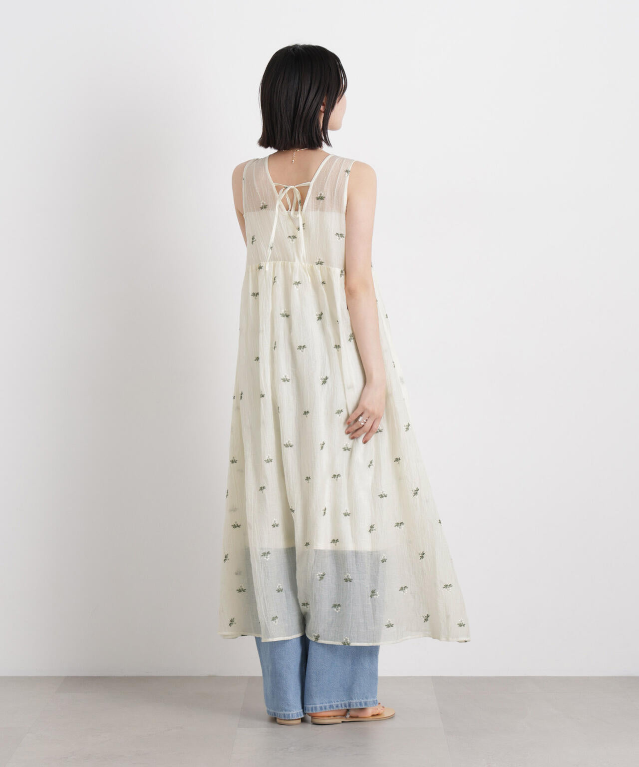 小花柄エンブロイダリーシアーギャザーワンピース 6736119325