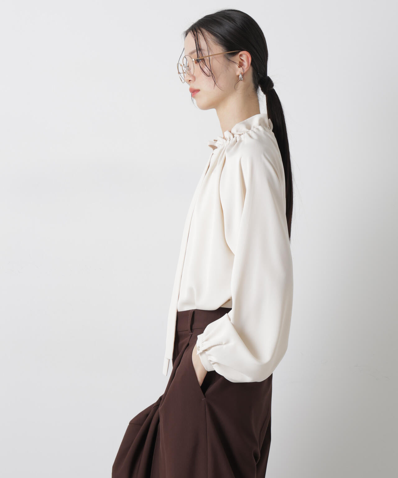 フリルカラーボータイブラウス 6736120306