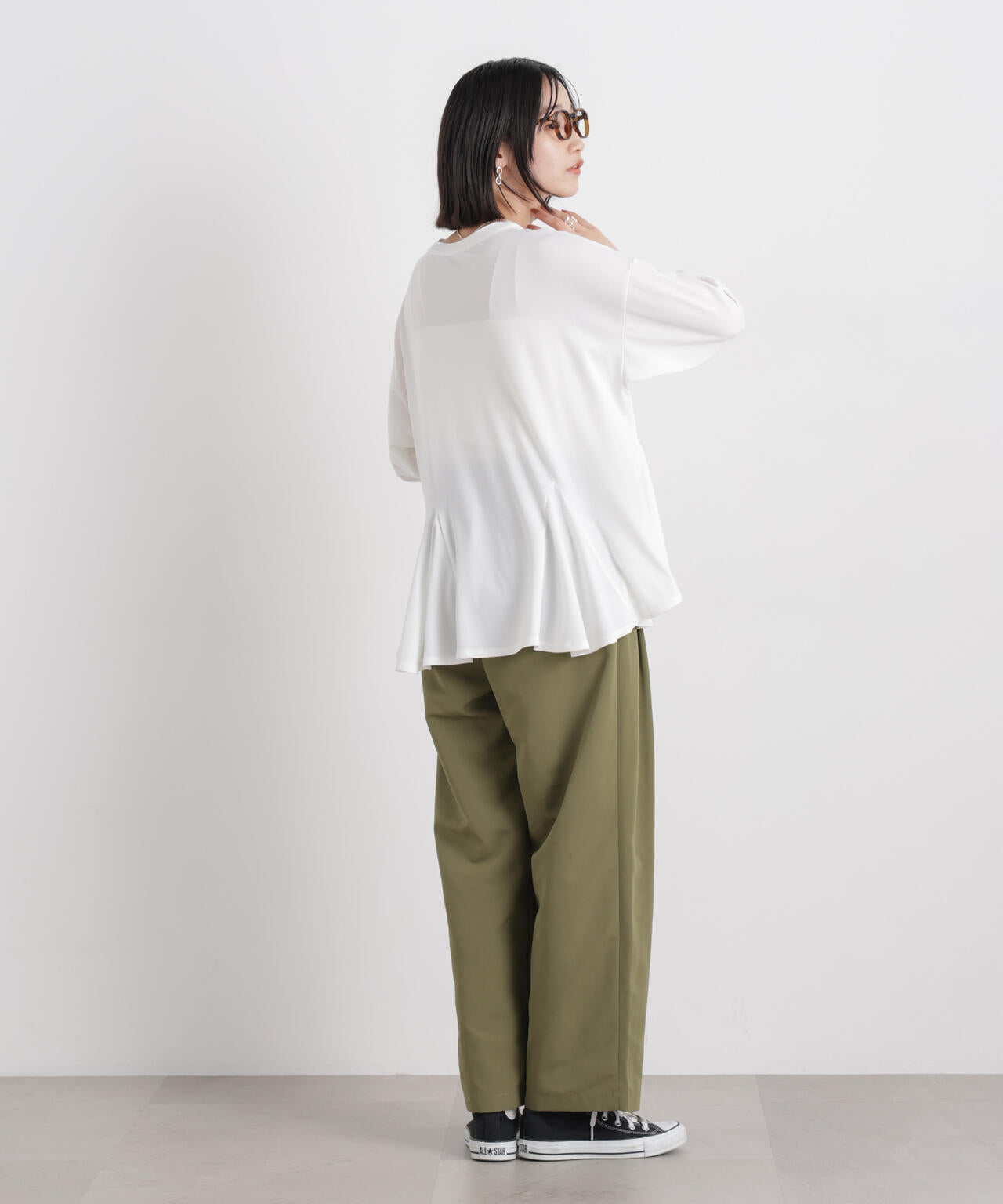 カットジョーゼットマチフレアVネックブラウス 6736121305