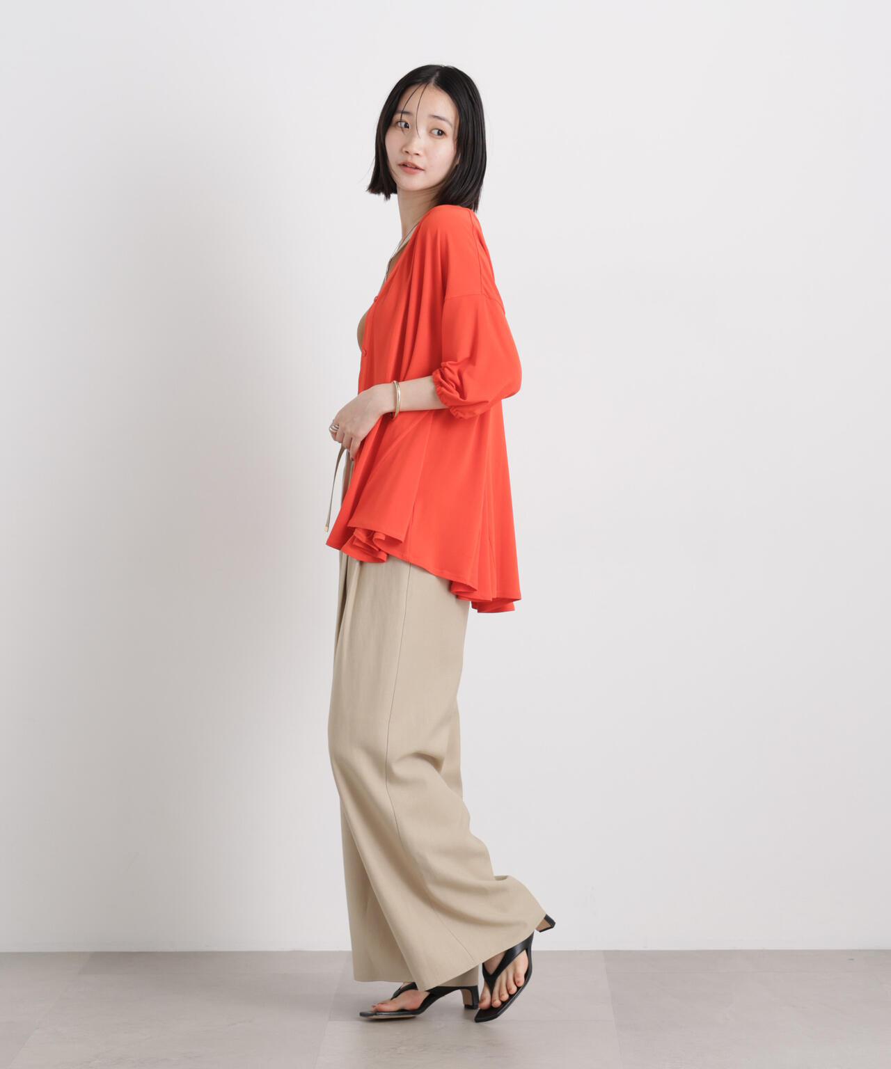 カットジョーゼットマチフレアVネックブラウス 6736121305