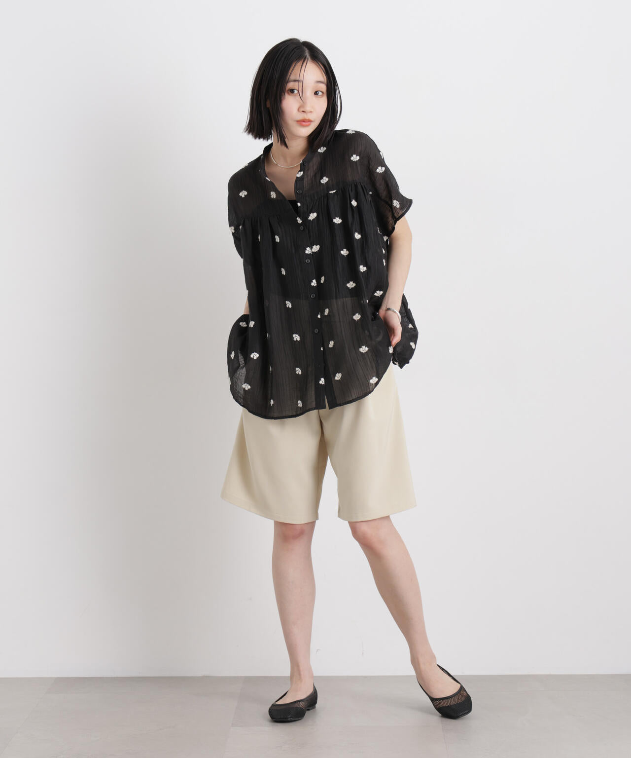 小花柄エンブロイダリーシアーワイドブラウス 6736121314