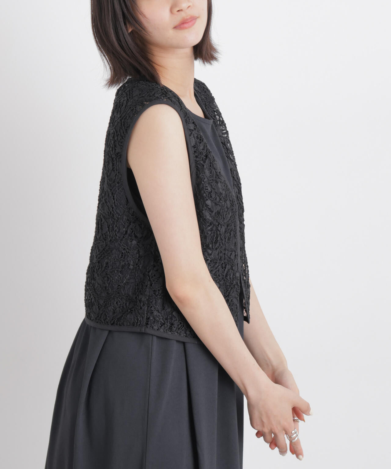 刺繍レースショートジレ 6736121321