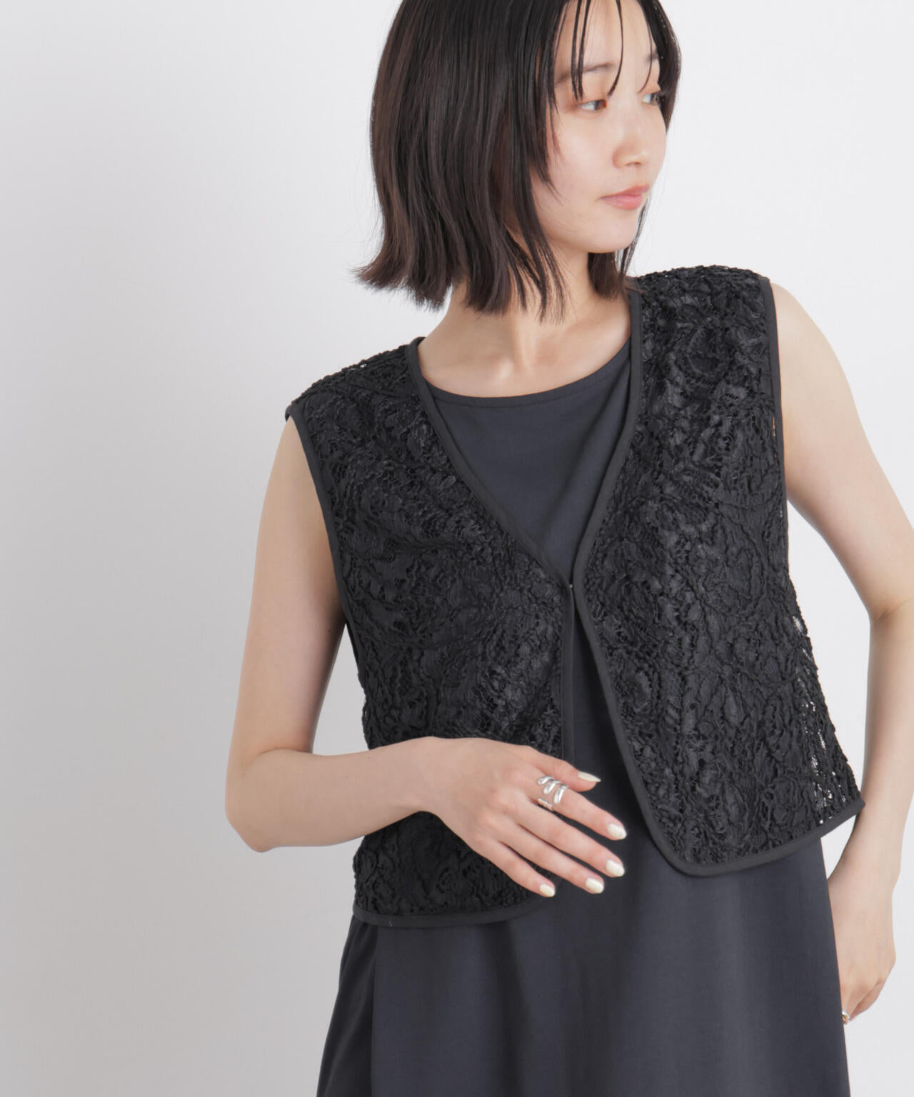 刺繍レースショートジレ 6736121321