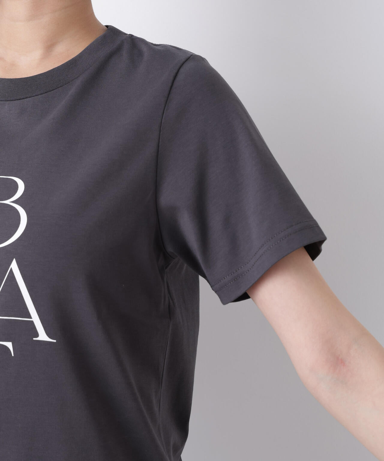 接触冷感&紫外線防止機能 ロゴプリントTシャツ 6736124302
