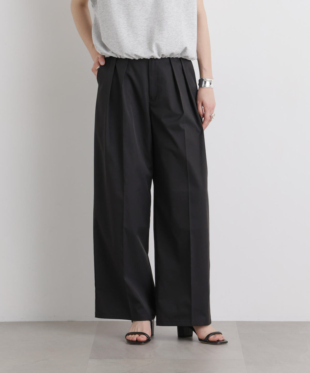 エバークリース加工タックワイドセンタープレスパンツ 6736127324