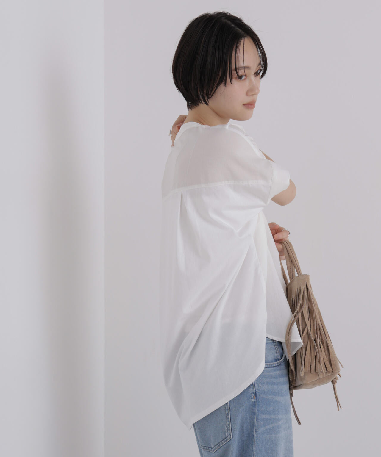 バックカットソー切り替えスキッパーブラウス 6736221312