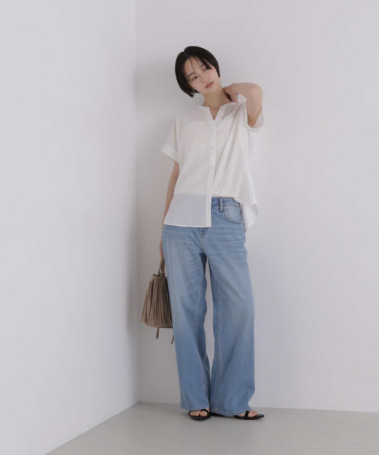 バックカットソー切り替えスキッパーブラウス 6736221312