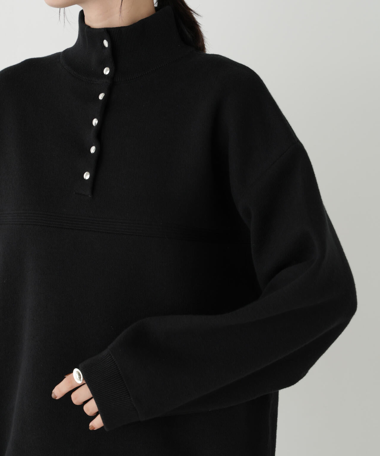 ハイネックヘンリースウェットライクニットトップス 6736222339