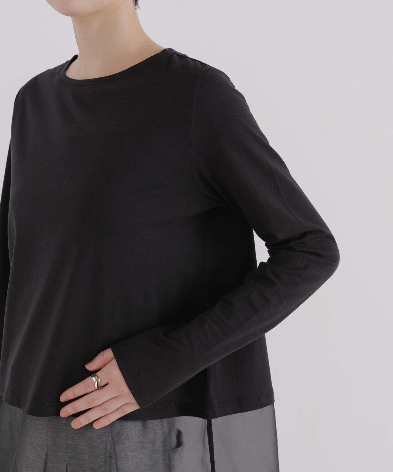 オーガンジーヘム切り替えロングスリーブTシャツ 6736223304