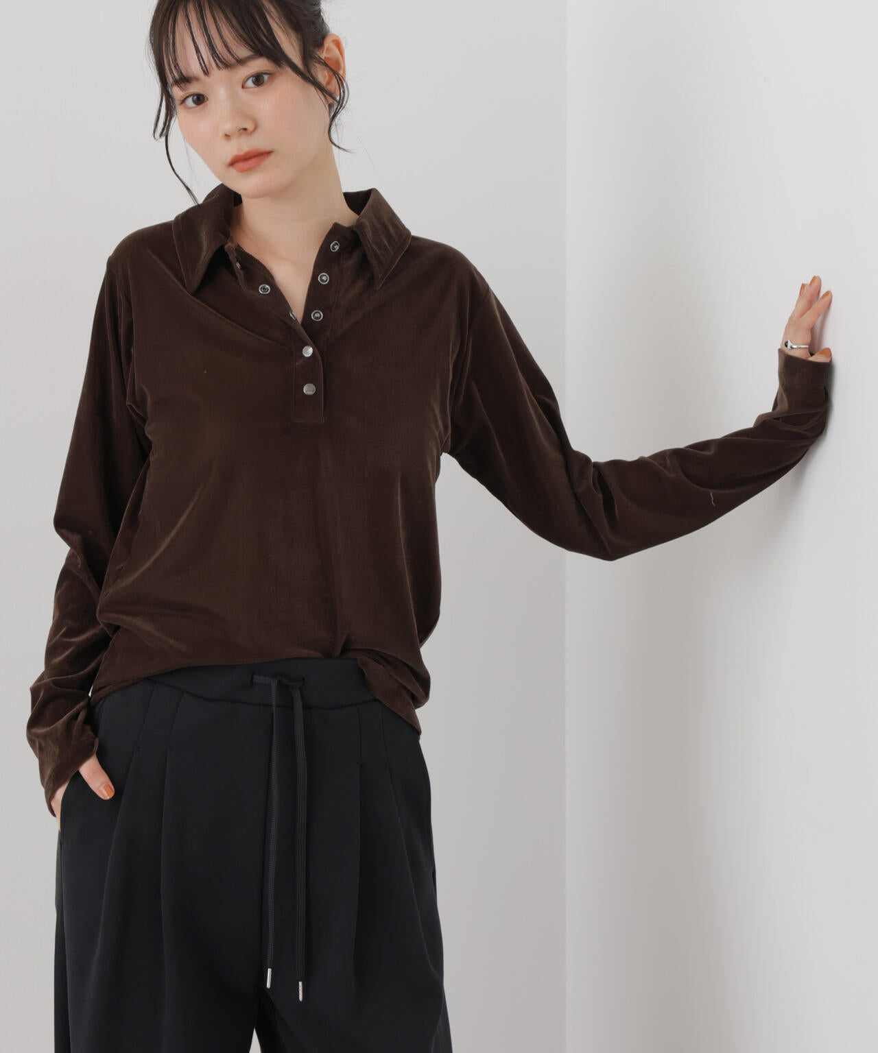 カットベロアドットボタンポロ衿トップス(セットアップ可) 6736223310