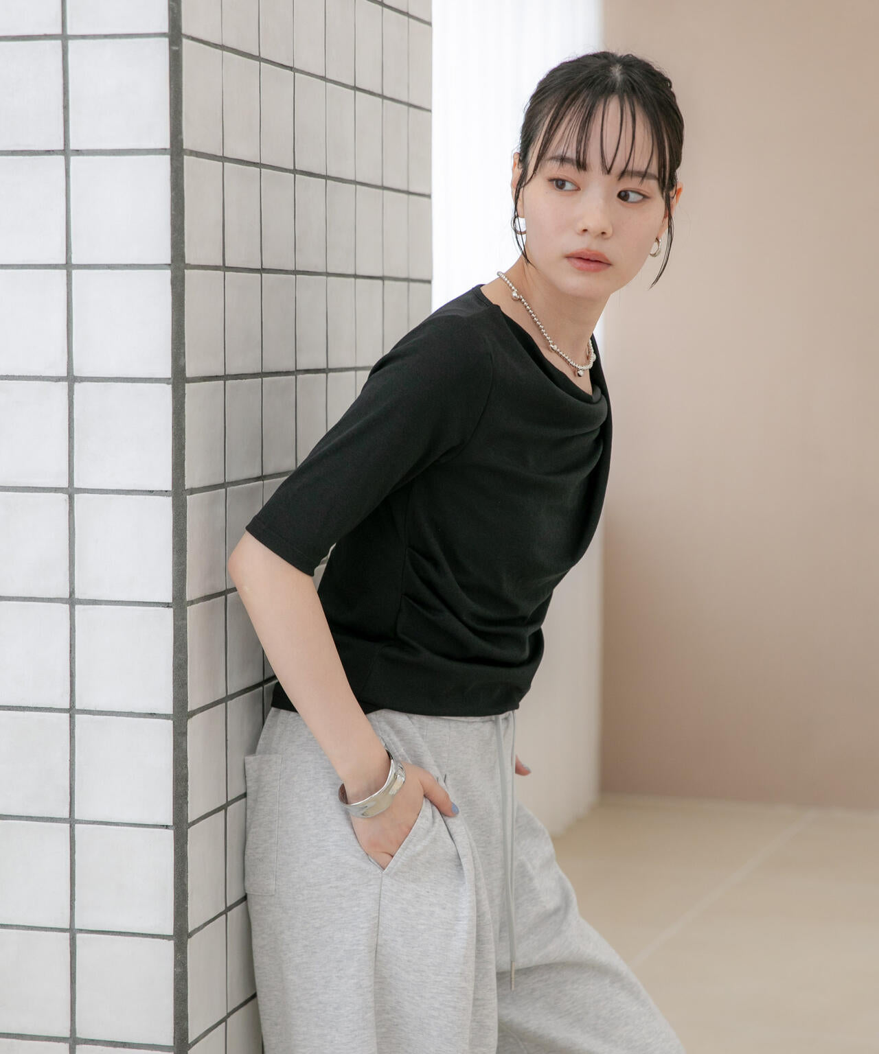 WEB限定/タックアシメフライスカットデザイントップス 6736224302