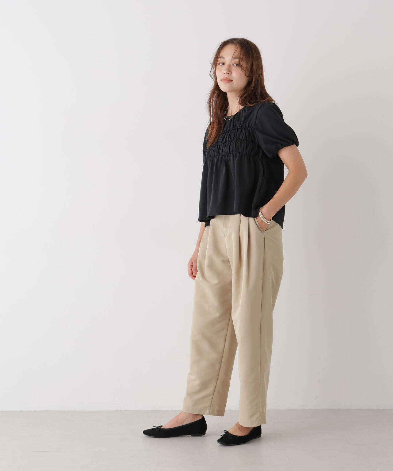 フロントシャーリングカットトップス 6736224311