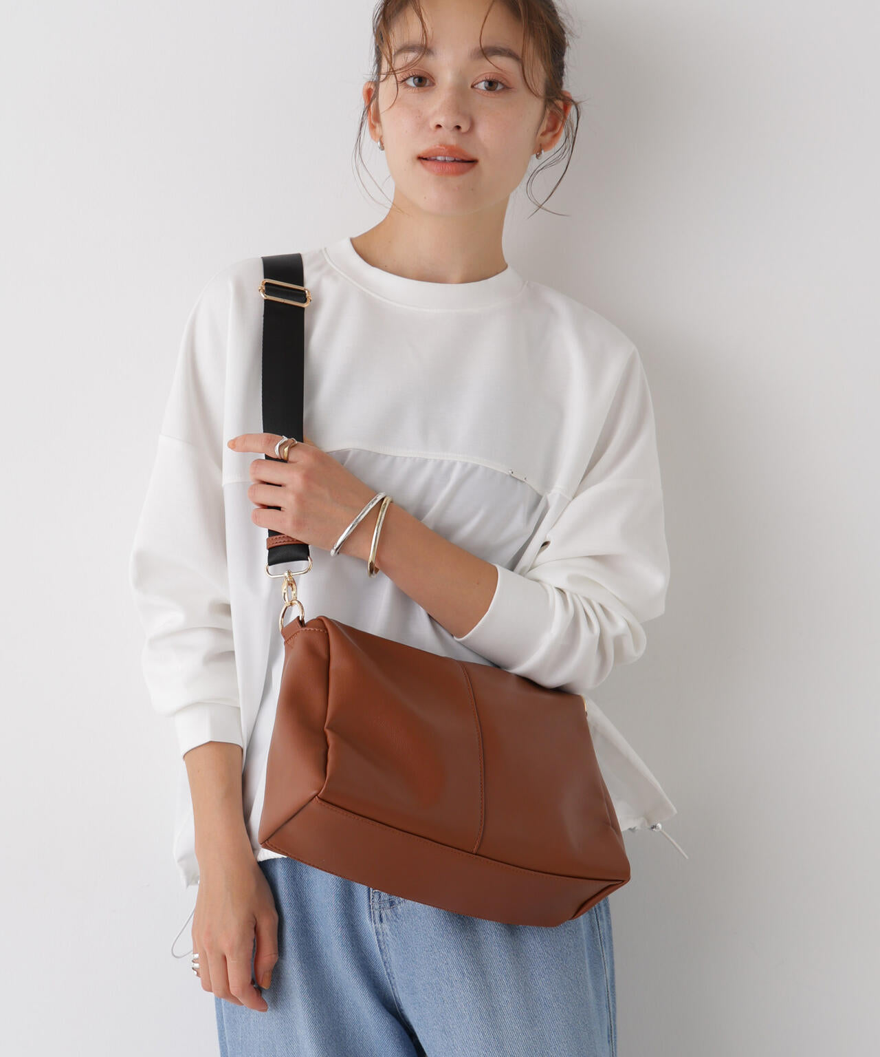 2typeショルダーストラップ付きバッグ 6736232301