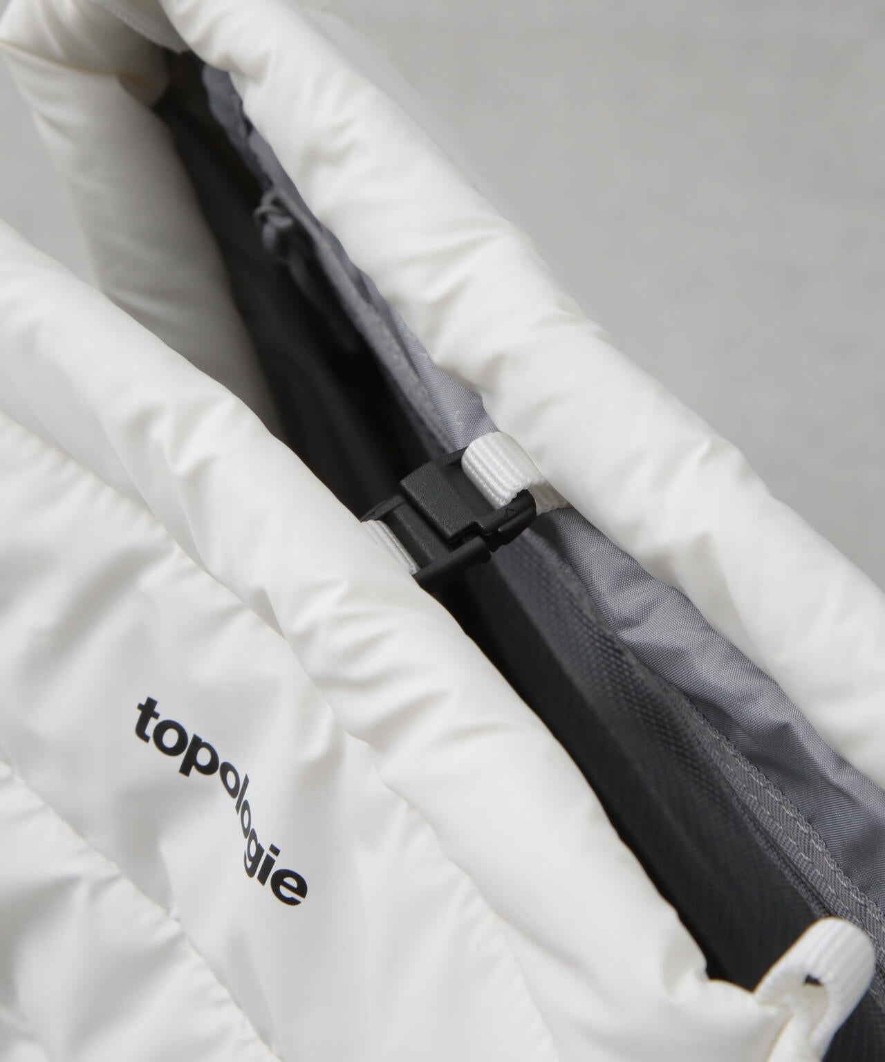 Topologie/Marche Tote Large Puffer 6705132178