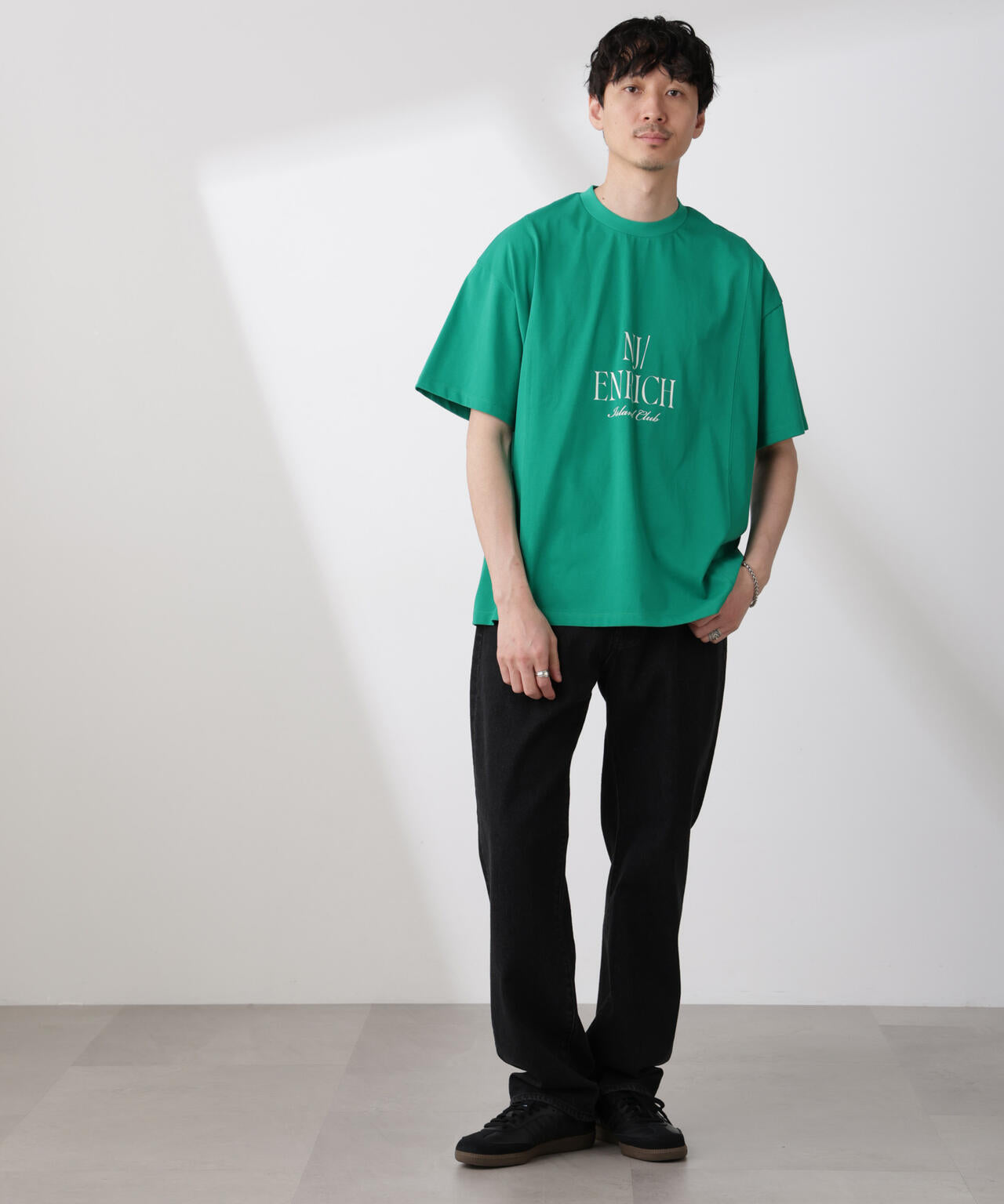 「NJ/CLUB」 ENRICHプリント切り替え Tシャツ 6685124223