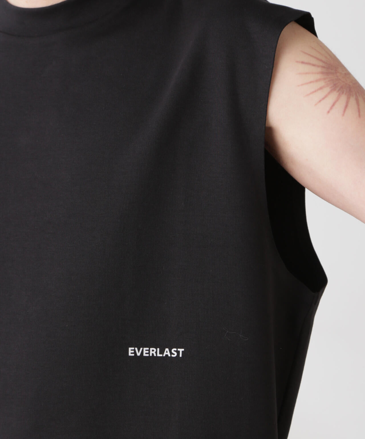 「EVERLAST」 アンチスメルプリントノースリーブ 6685124243