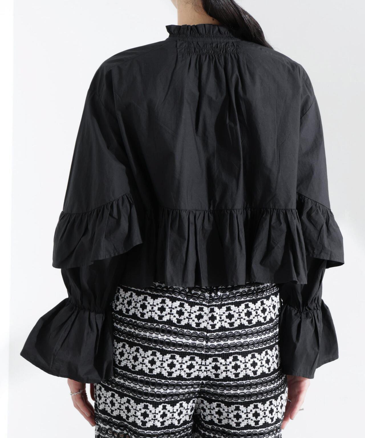 Sara mallika/COTTON VOLUMEFRILL SHORTBLOUSE 6715120034