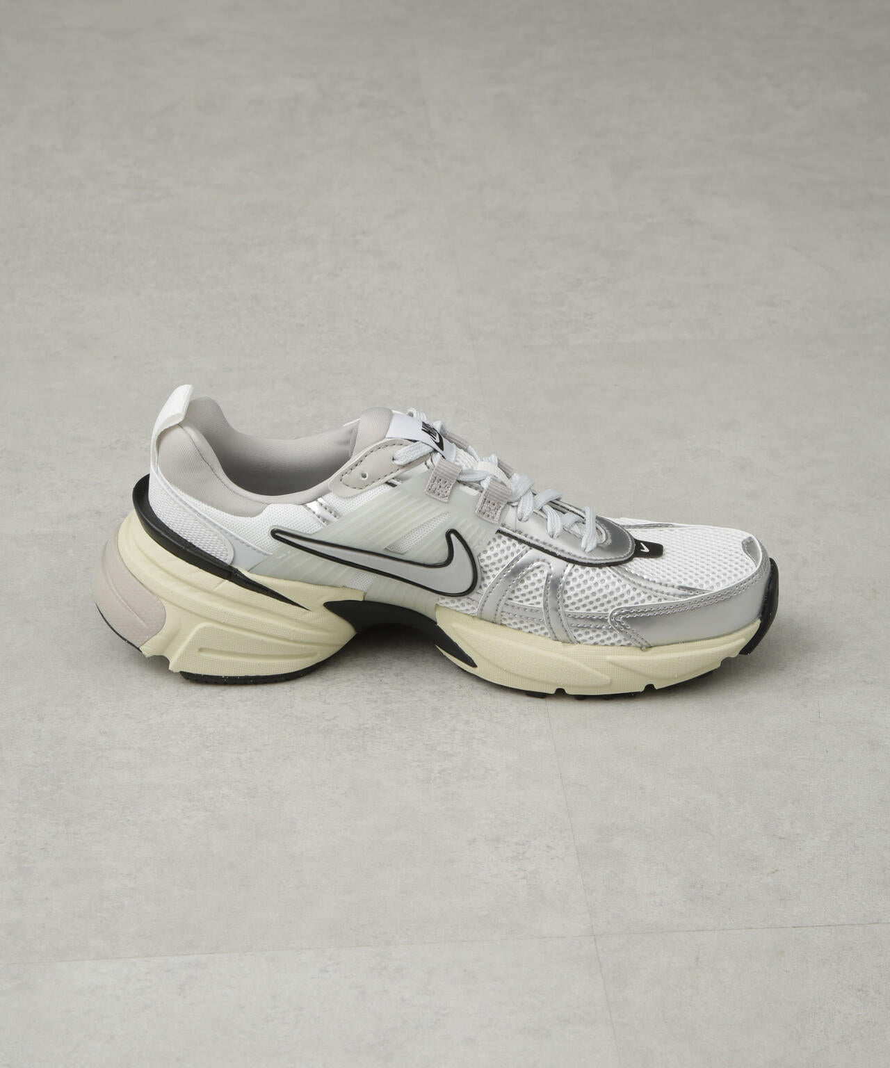 NIKE/ナイキ ウイメンズ V2K ラン 6715134024