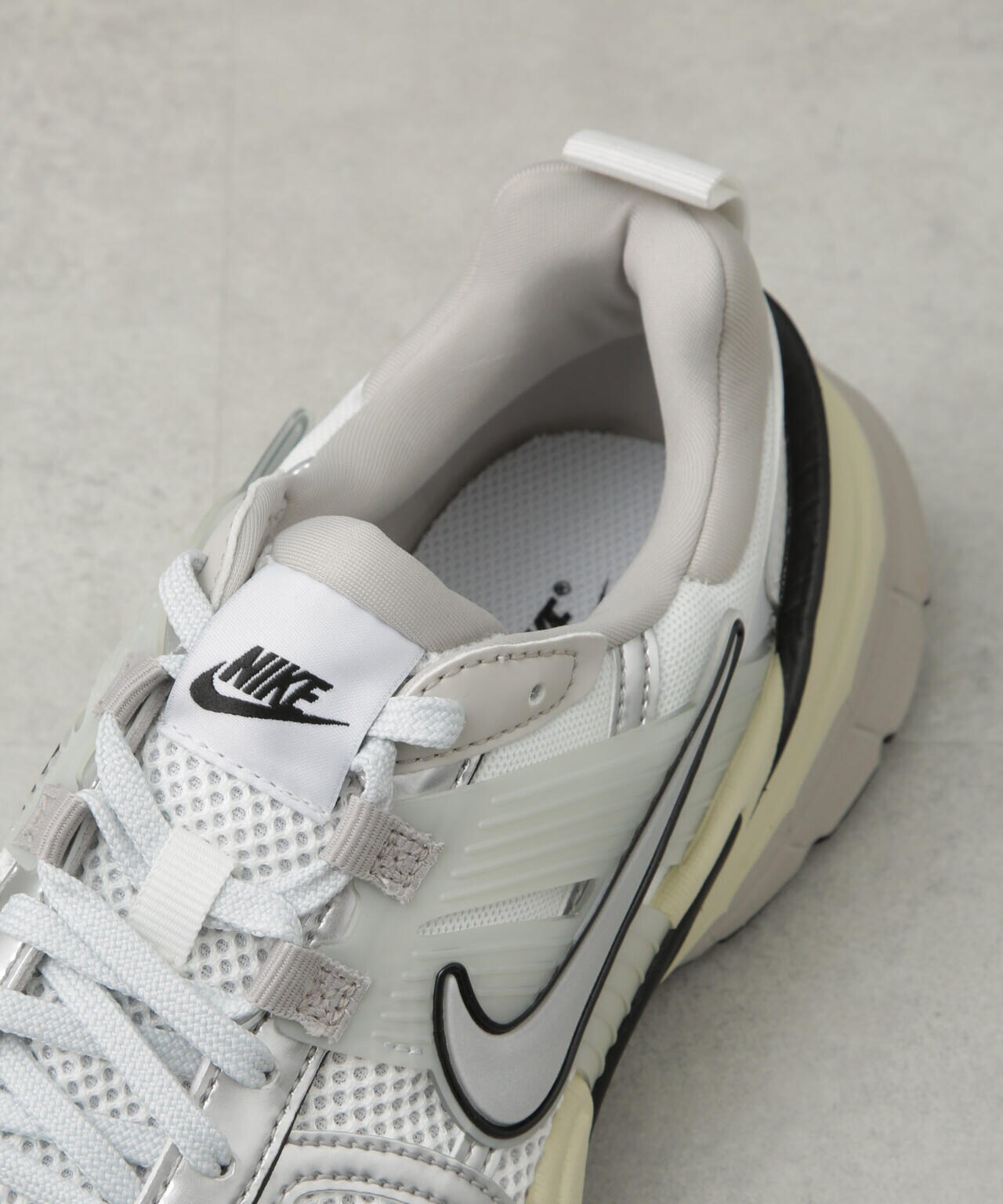 NIKE/ナイキ ウイメンズ V2K ラン 6715134024