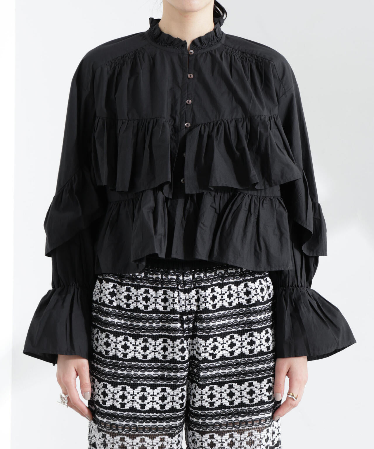 Sara mallika/COTTON VOLUMEFRILL SHORTBLOUSE 6715120034