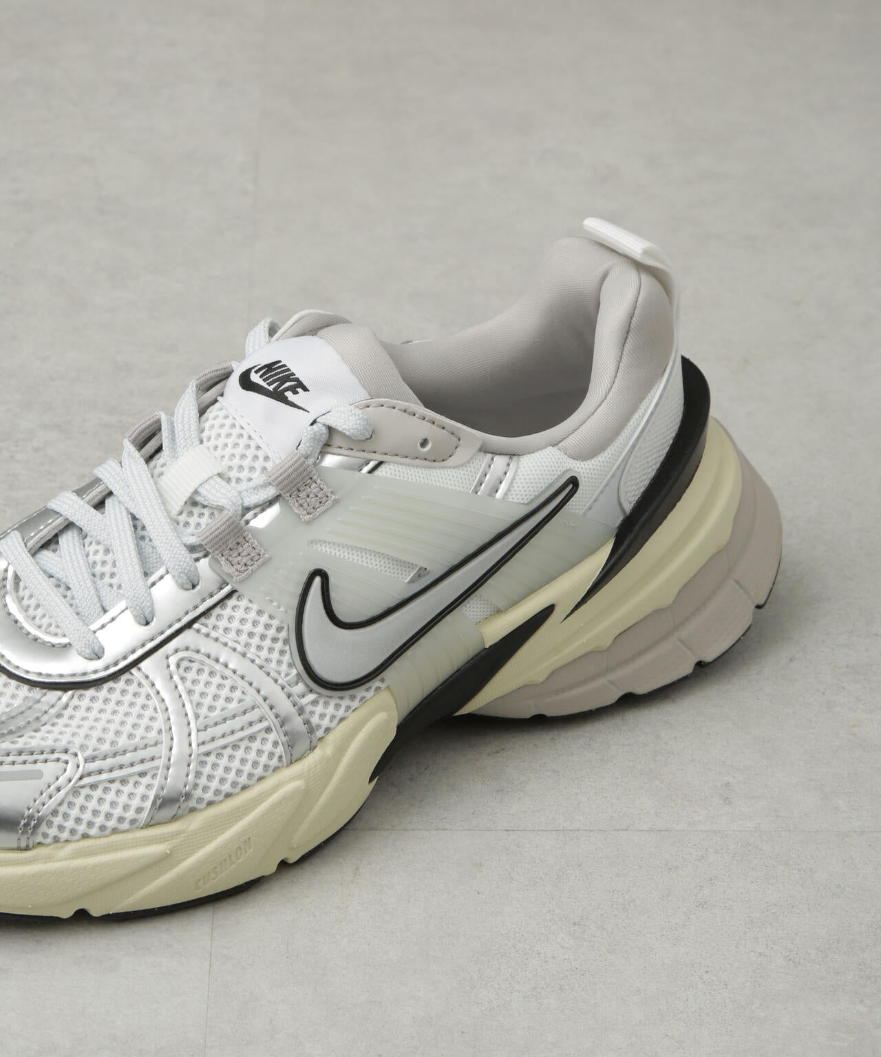 NIKE/ナイキ ウイメンズ V2K ラン 6715134024