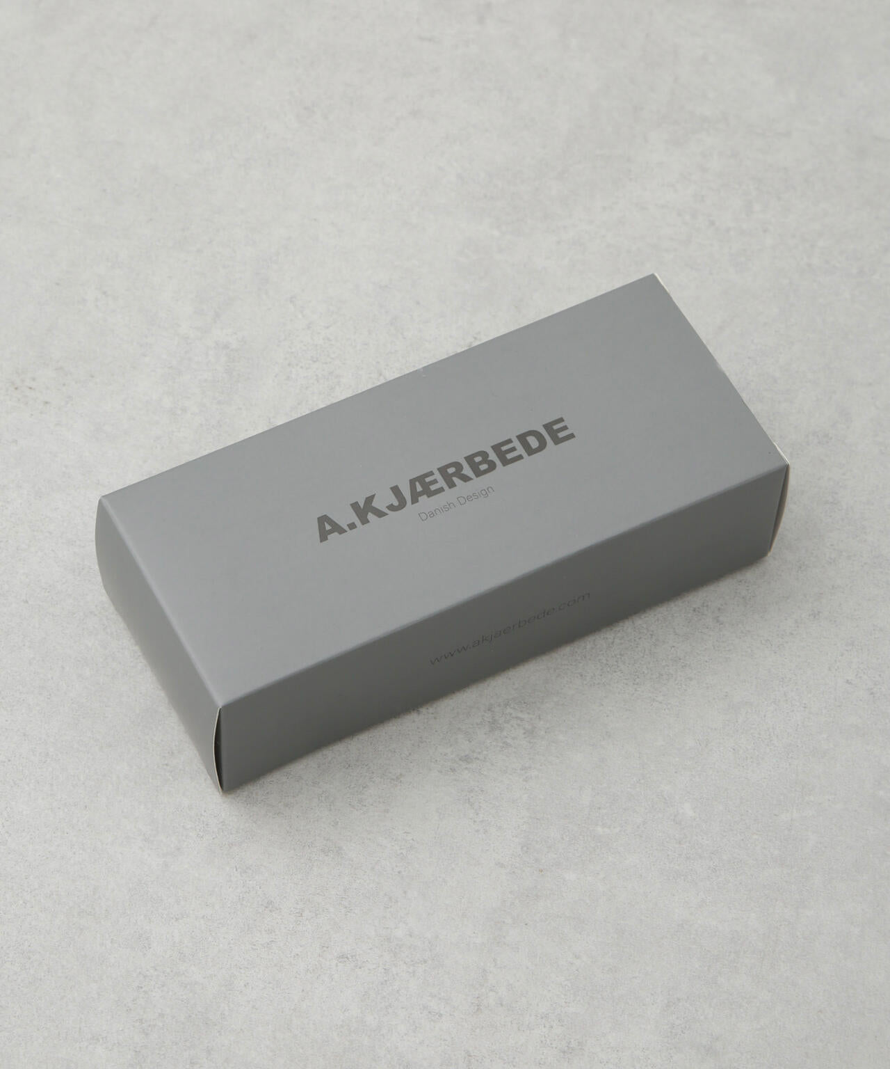 A.KJAERBEDE/MARVIN 6715140004