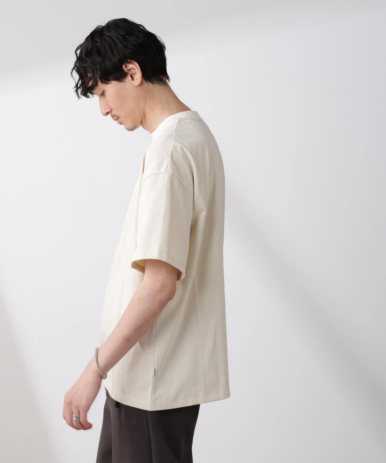 「NJ/CLUB」 ENRICHプリント切り替え Tシャツ 6685124223