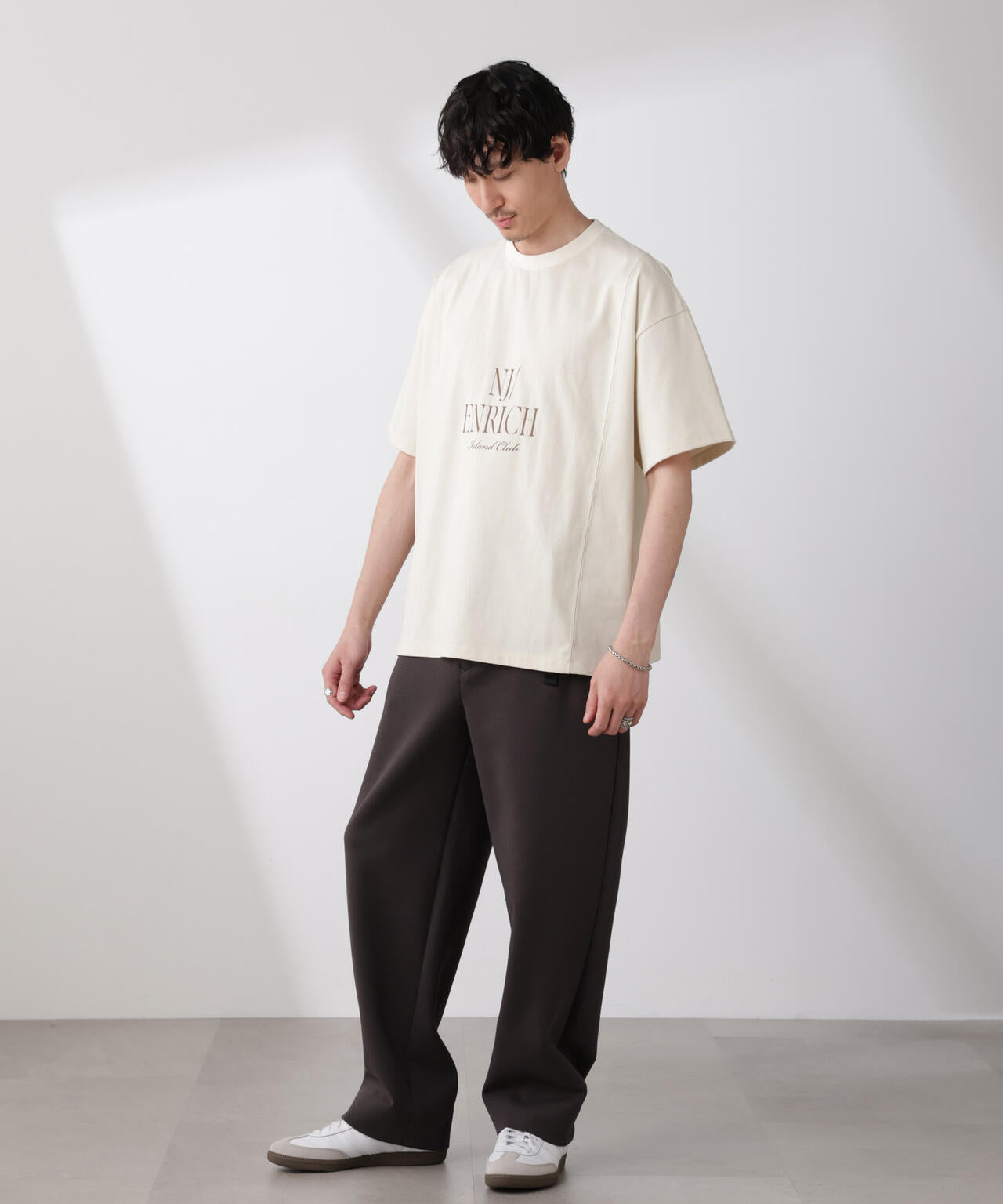 「NJ/CLUB」 ENRICHプリント切り替え Tシャツ 6685124223