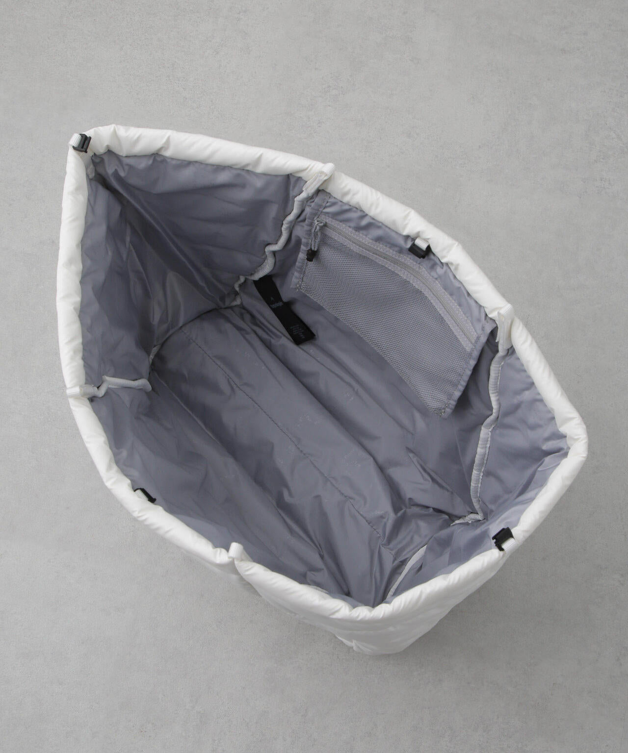 Topologie/Marche Tote Large Puffer 6705132178