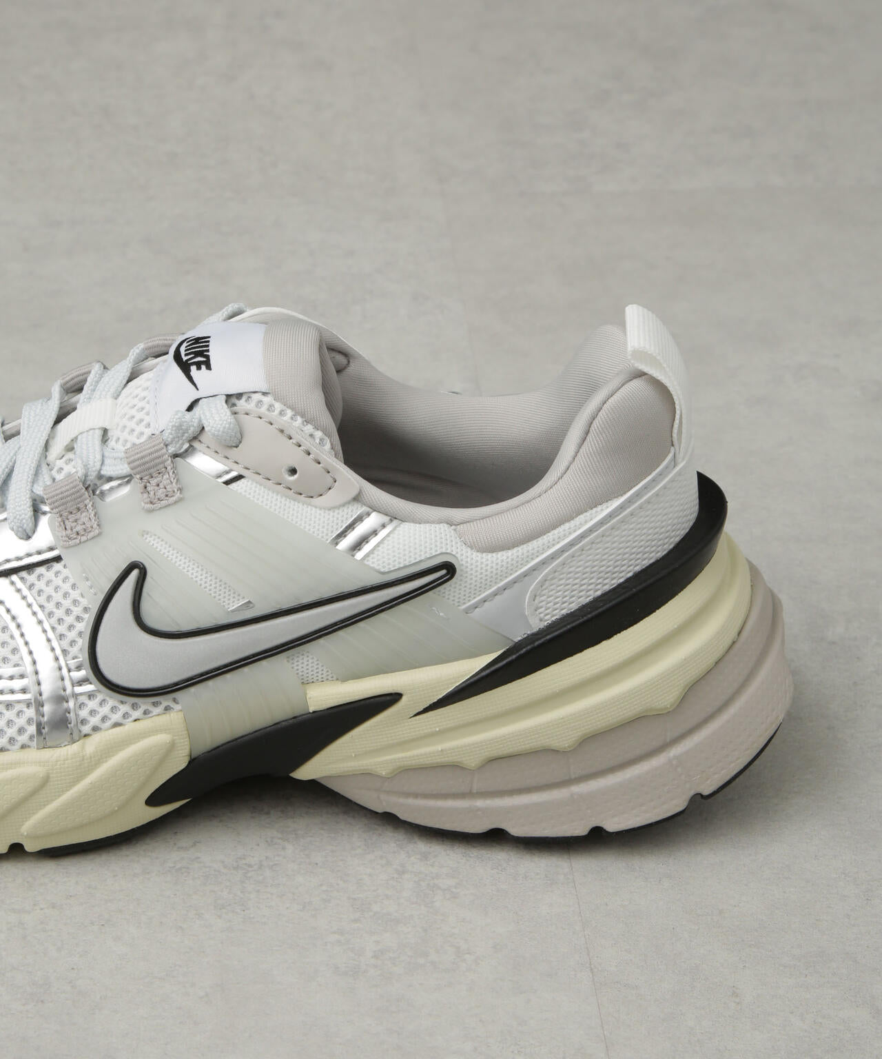 NIKE/ナイキ ウイメンズ V2K ラン 6715134024