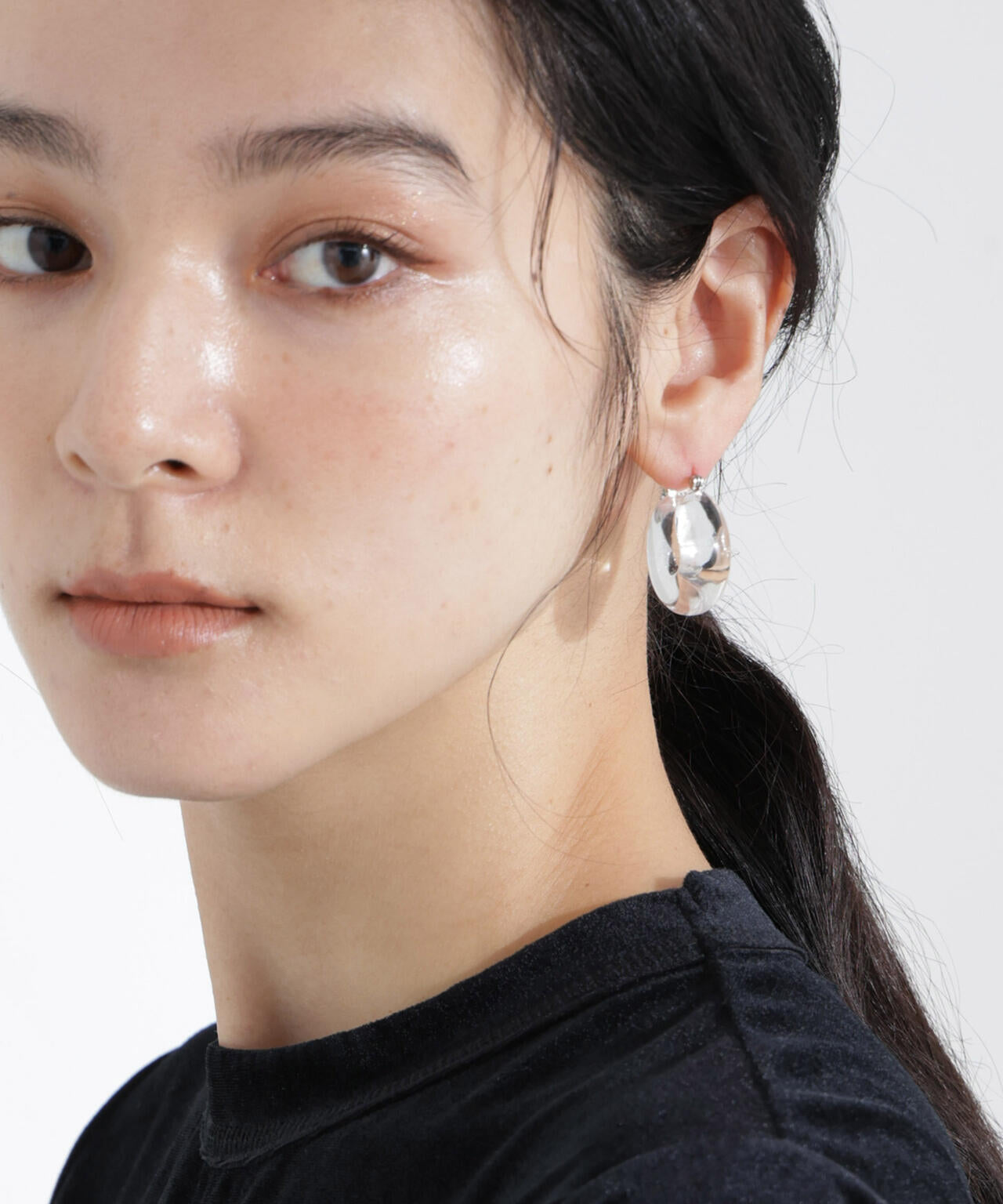 ラウンドフォルムクリアピアス 6695145304