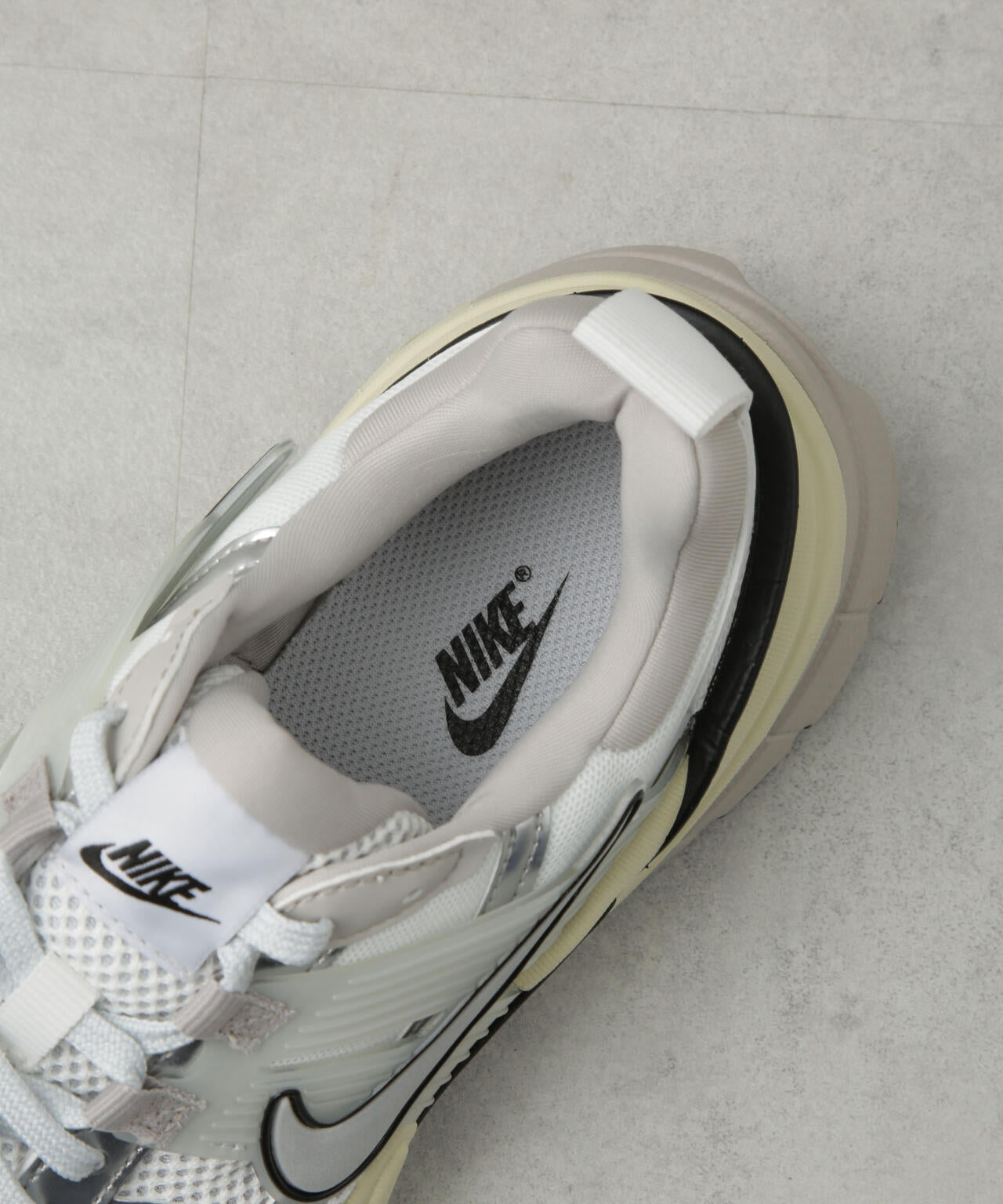 NIKE/ナイキ ウイメンズ V2K ラン 6715134024