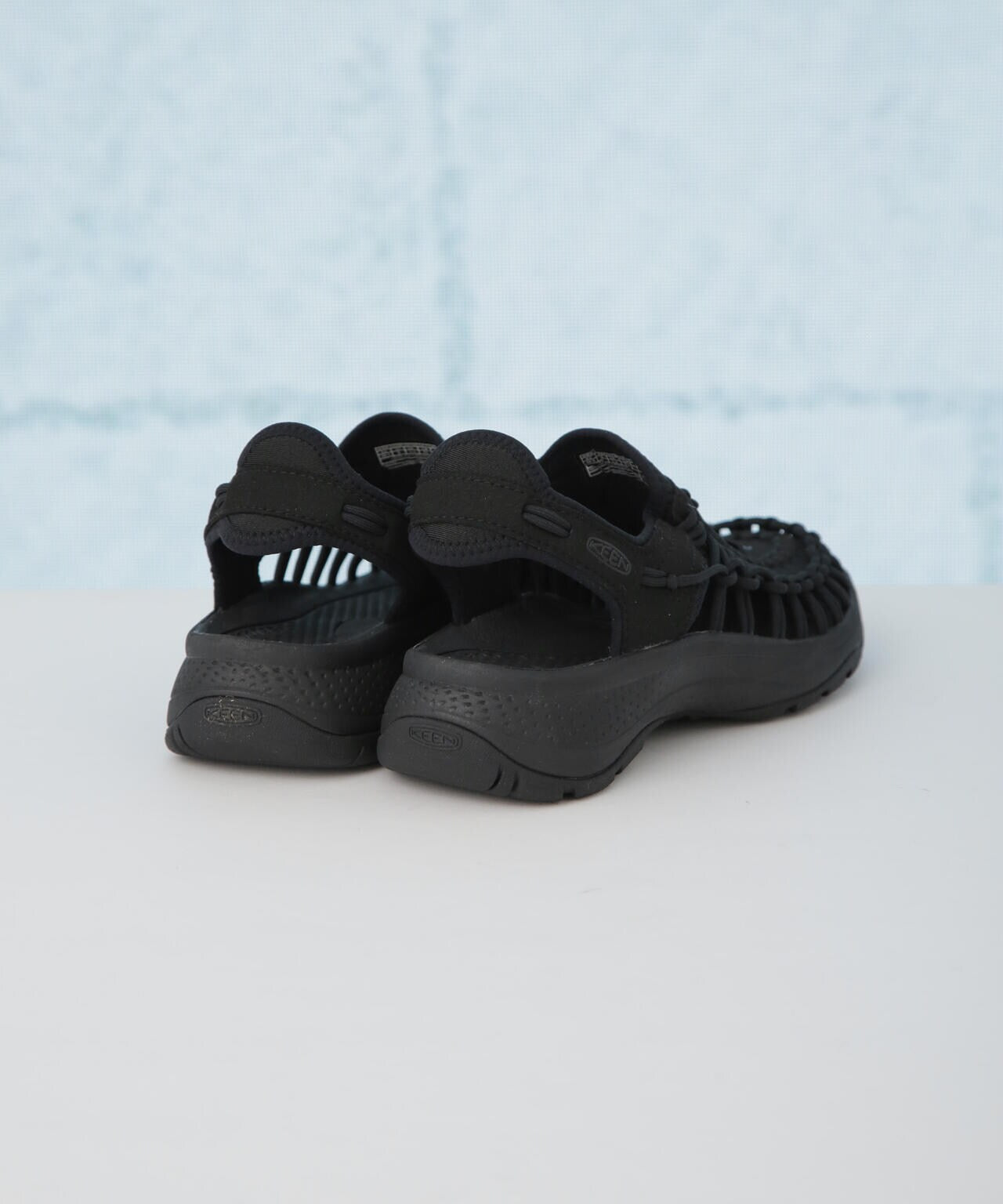 KEEN/UNEEK ASTORIA ユニーク アストリア ブラック 6714135192