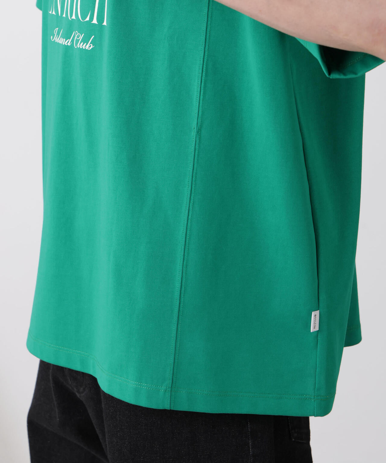 「NJ/CLUB」 ENRICHプリント切り替え Tシャツ 6685124223