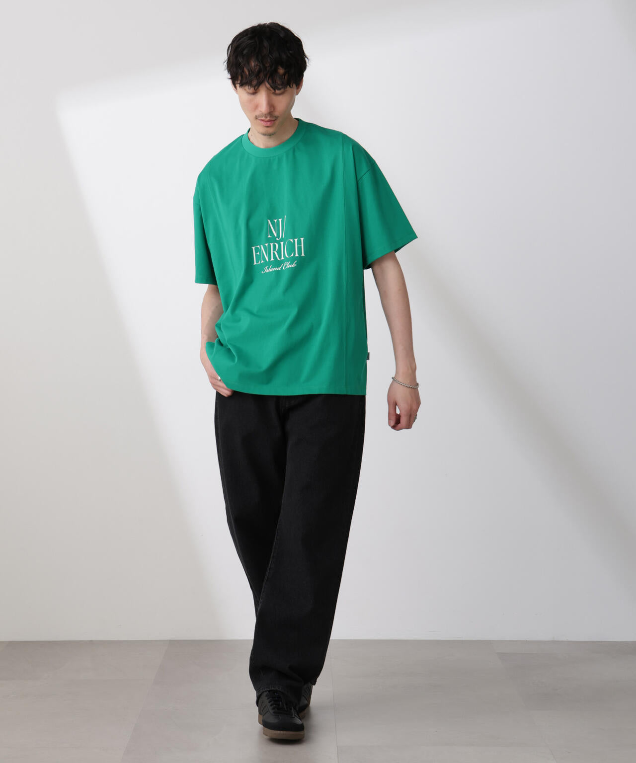 「NJ/CLUB」 ENRICHプリント切り替え Tシャツ 6685124223