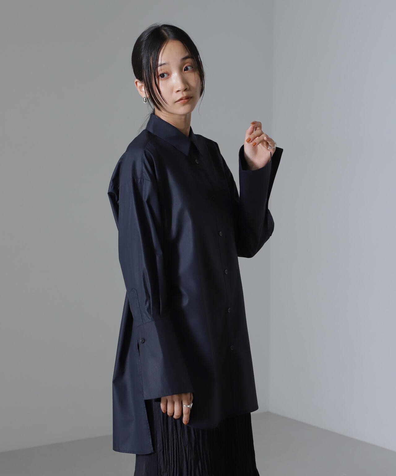サイドタブ付ワイドスリーブシャツ 6734220314