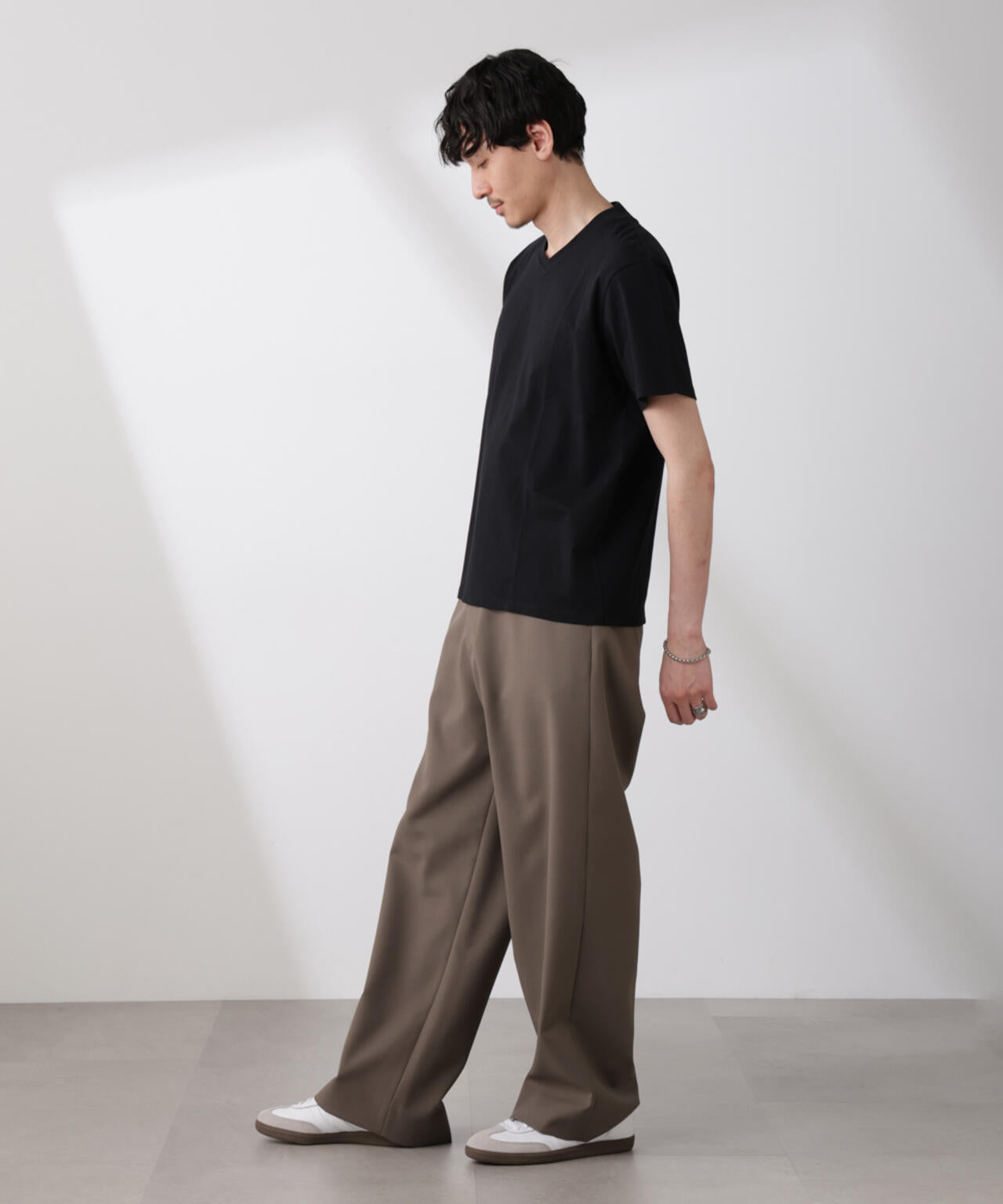 WEB限定/ジャケT(R) Vネック 半袖 6685124229
