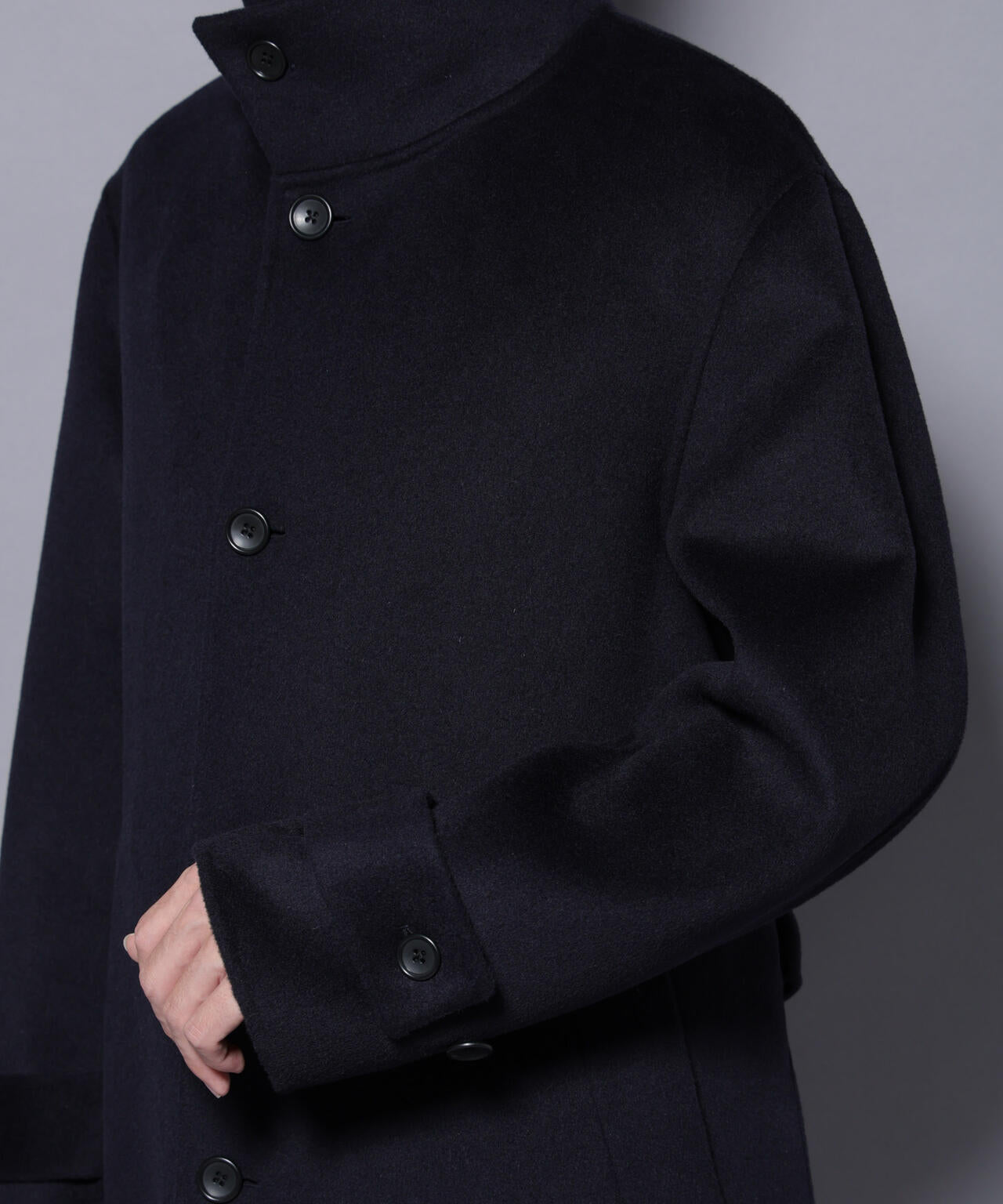 ウールリバースタンドベルテッドコート 6685211202