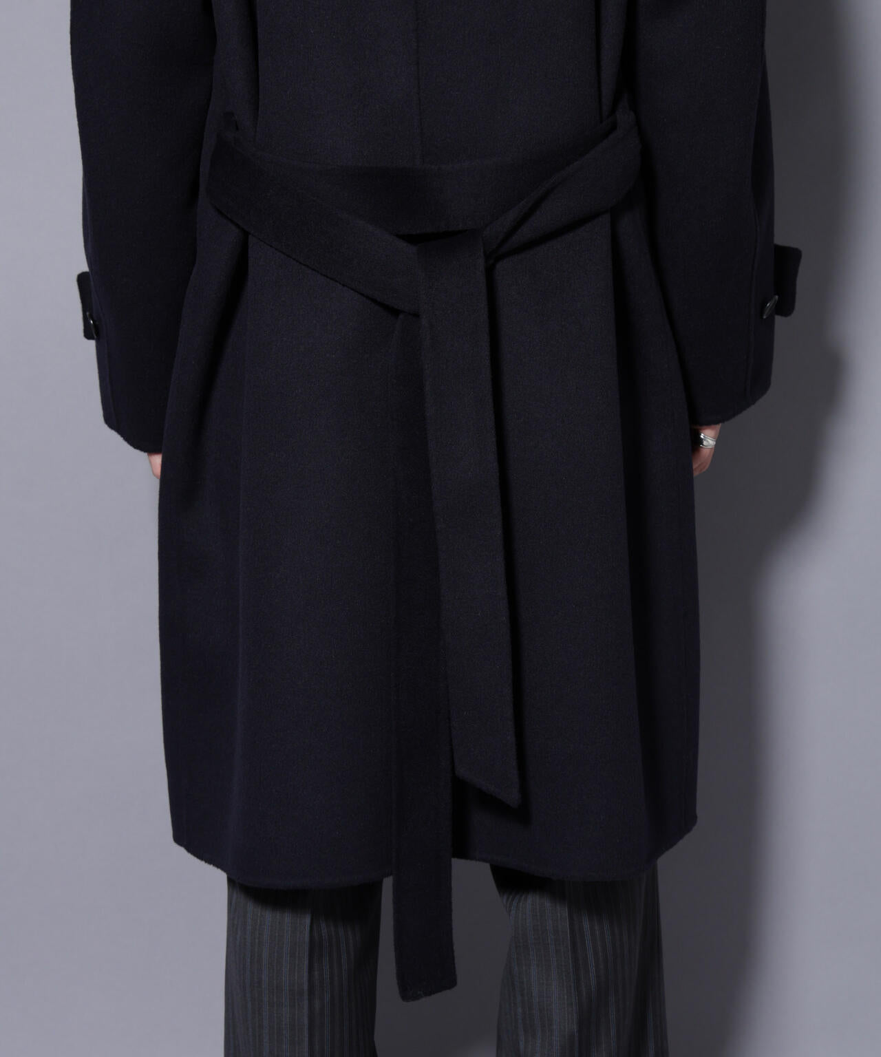 ウールリバースタンドベルテッドコート 6685211202