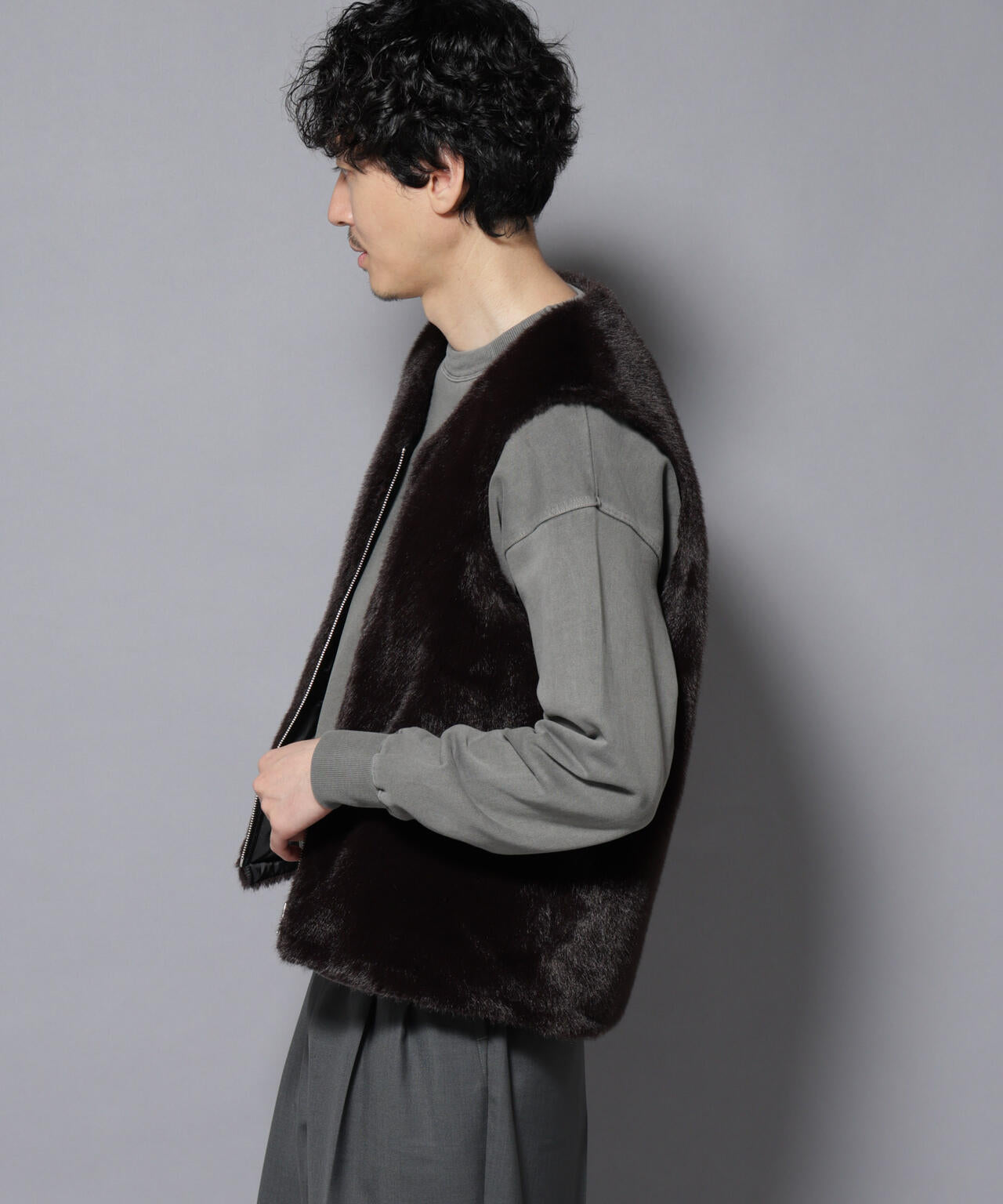 ｢西川ダウン(R)｣ FUSIONSYSTEMフェイクファーベスト 6685214208