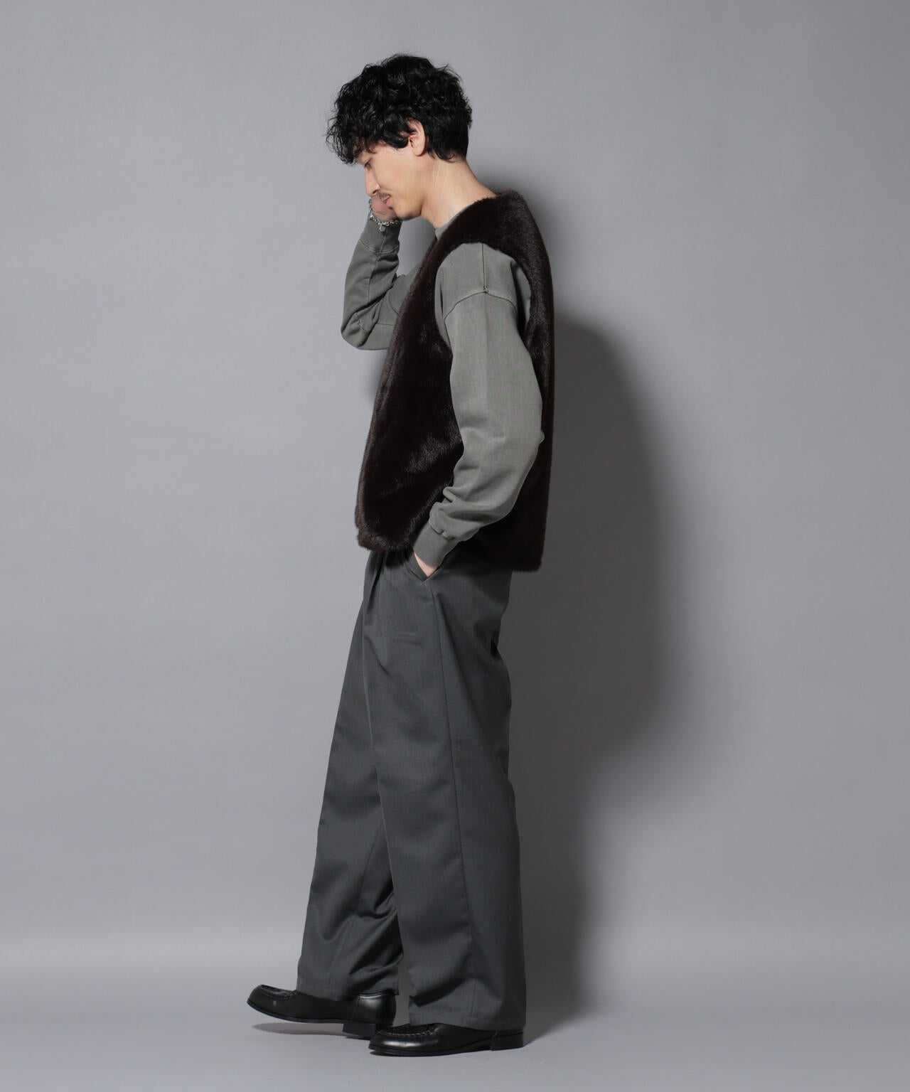 ｢西川ダウン(R)｣ FUSIONSYSTEMフェイクファーベスト 6685214208